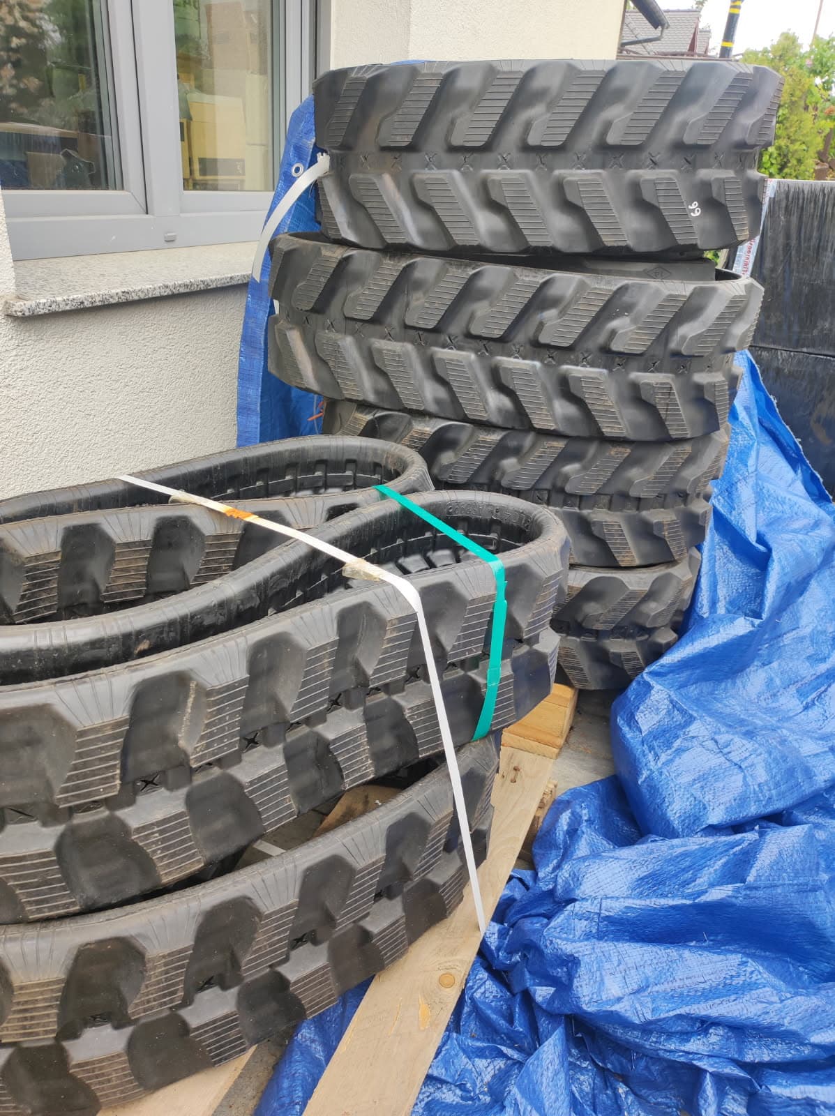 Gąsienica 230x48x66