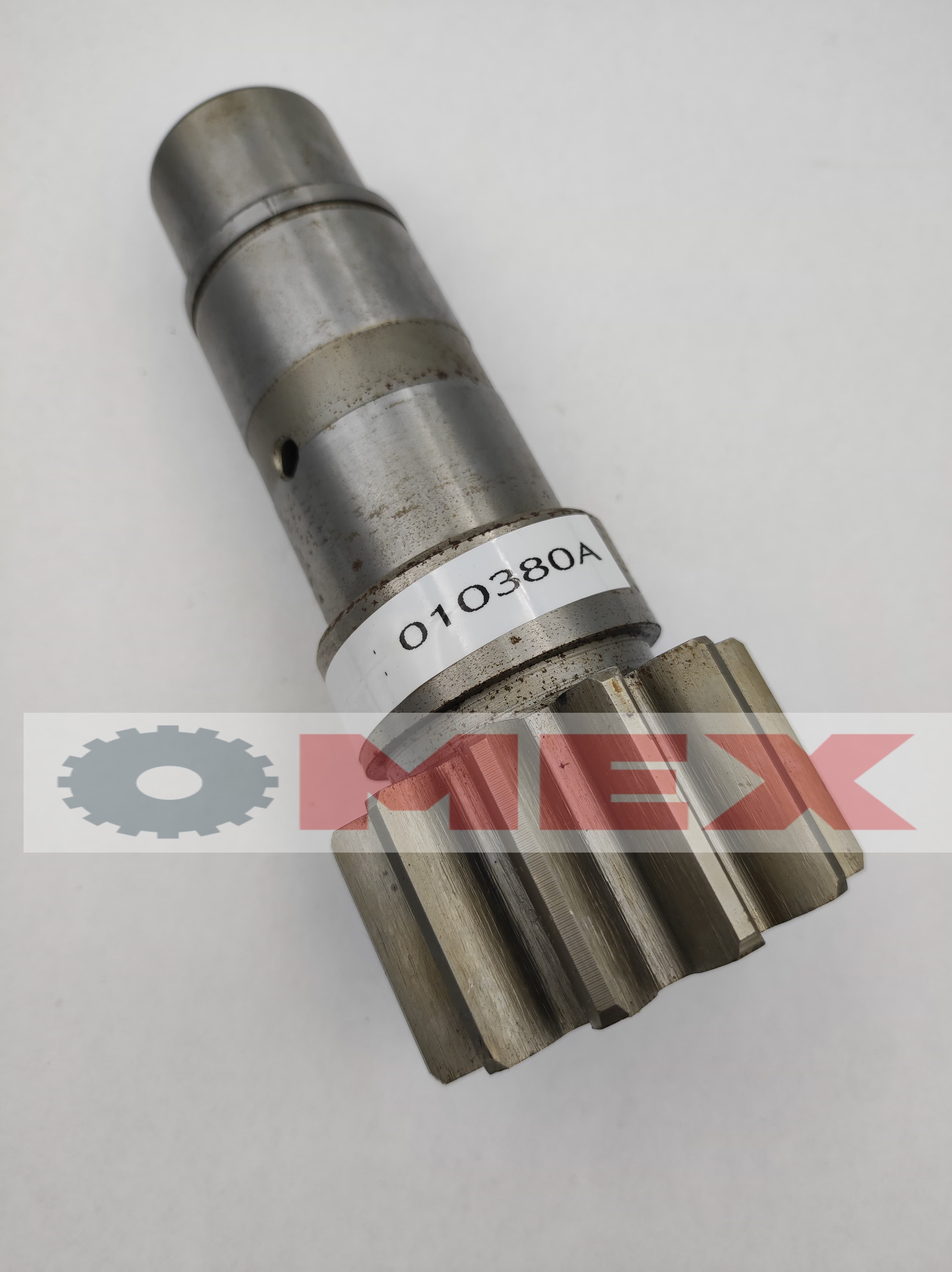 Wałek silnika obrotu Takeuchi TB015, TB15