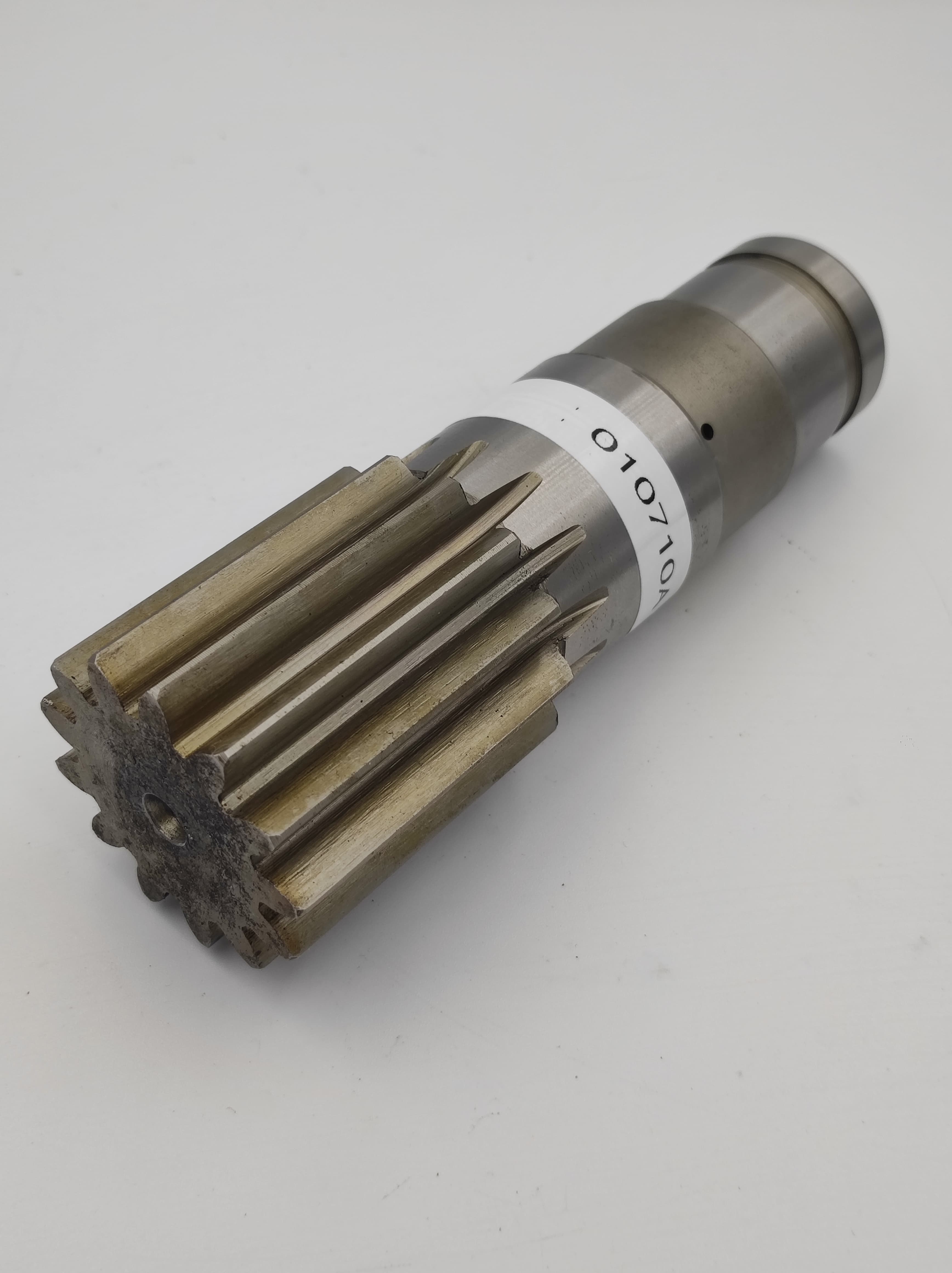 Wałek silnika obrotu Hanix H22B