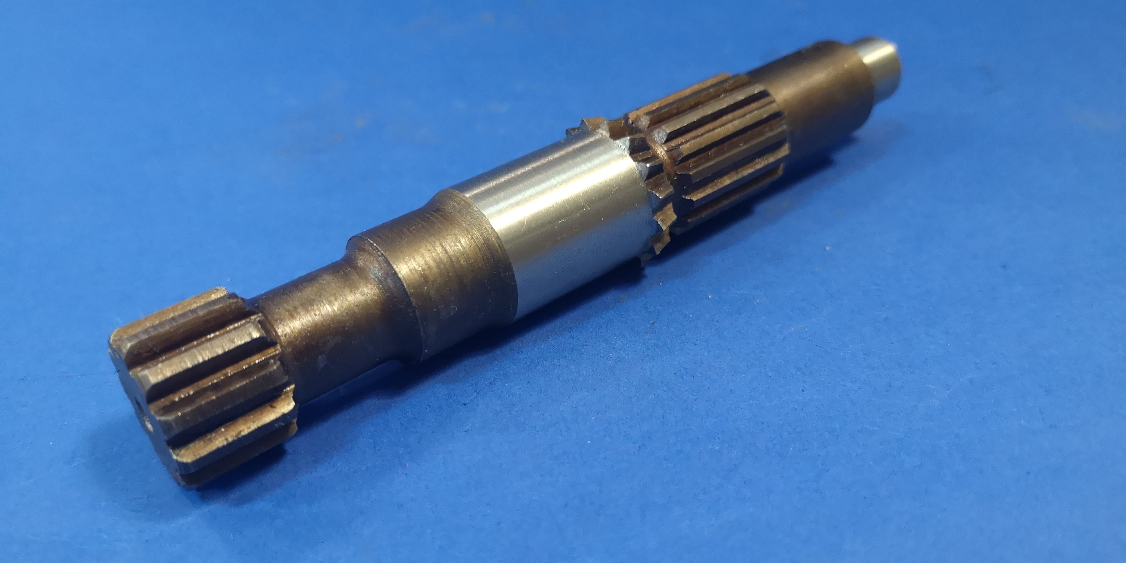 Wałek silnika jazdy Schaeff HR02, Terex TB016, silnik jazdy Nachi