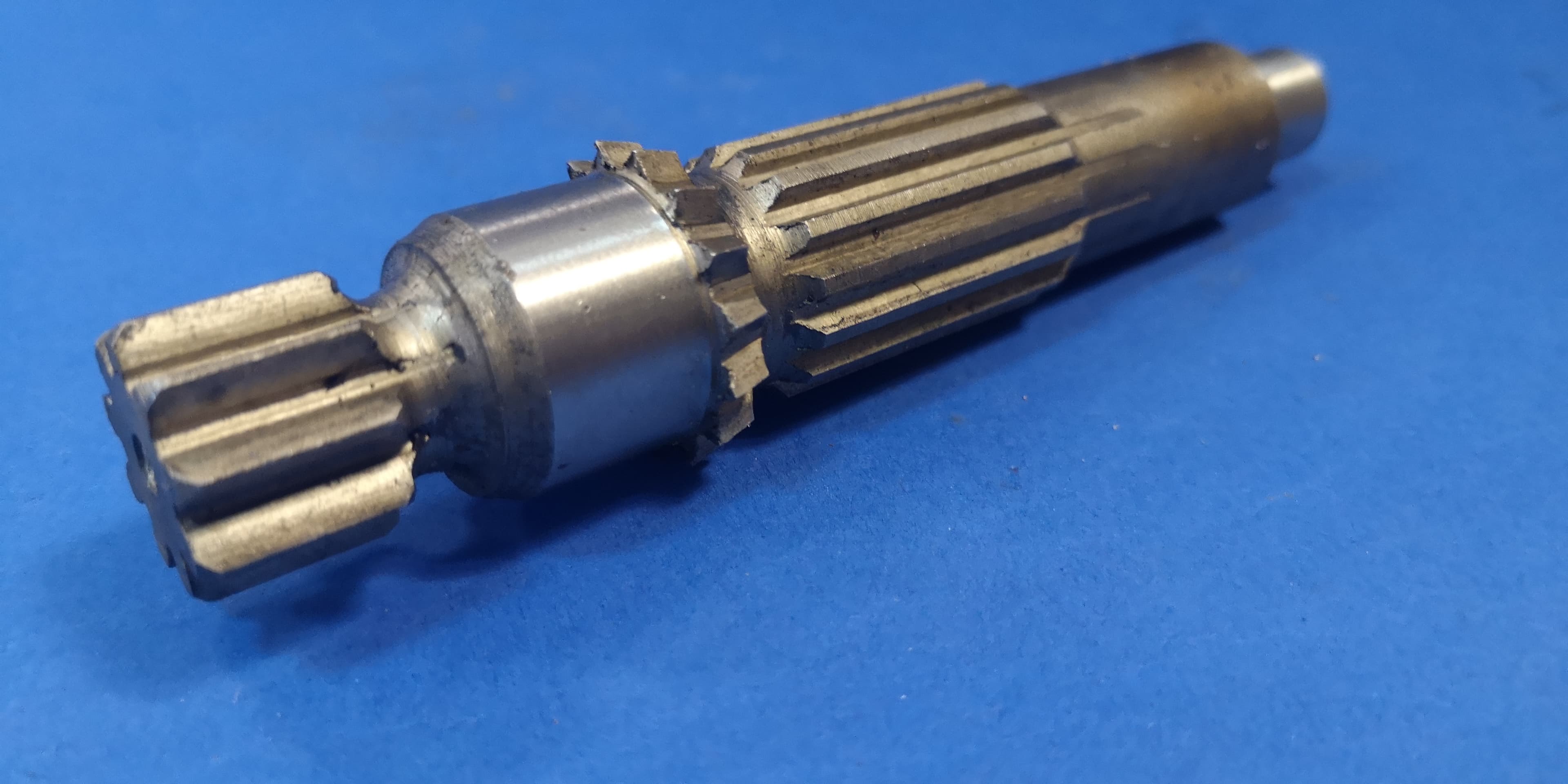 Wałek silnika jazdy