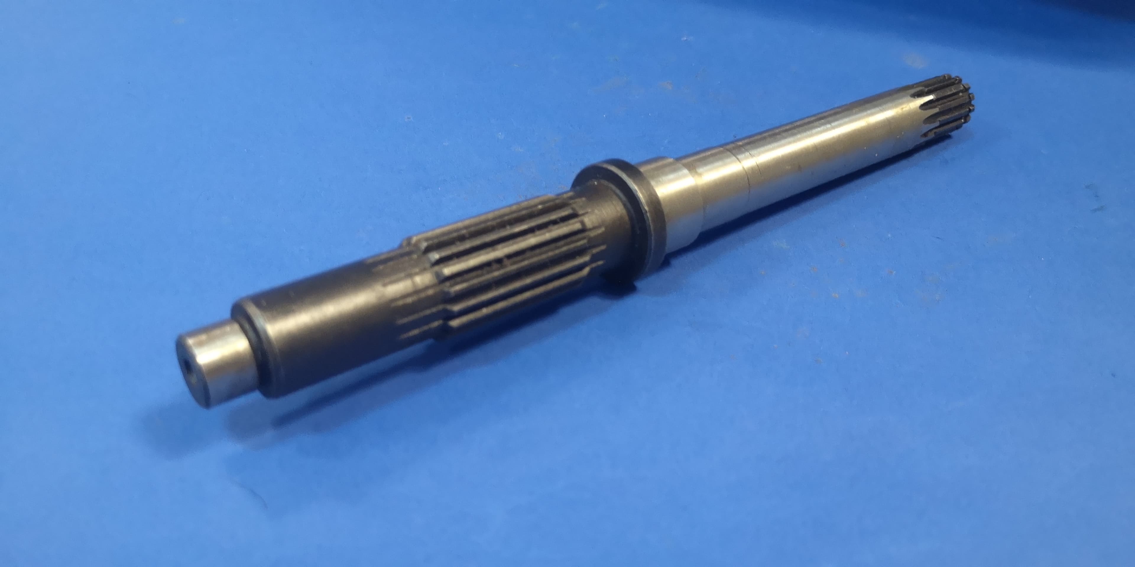 Wałek silnika jazdy