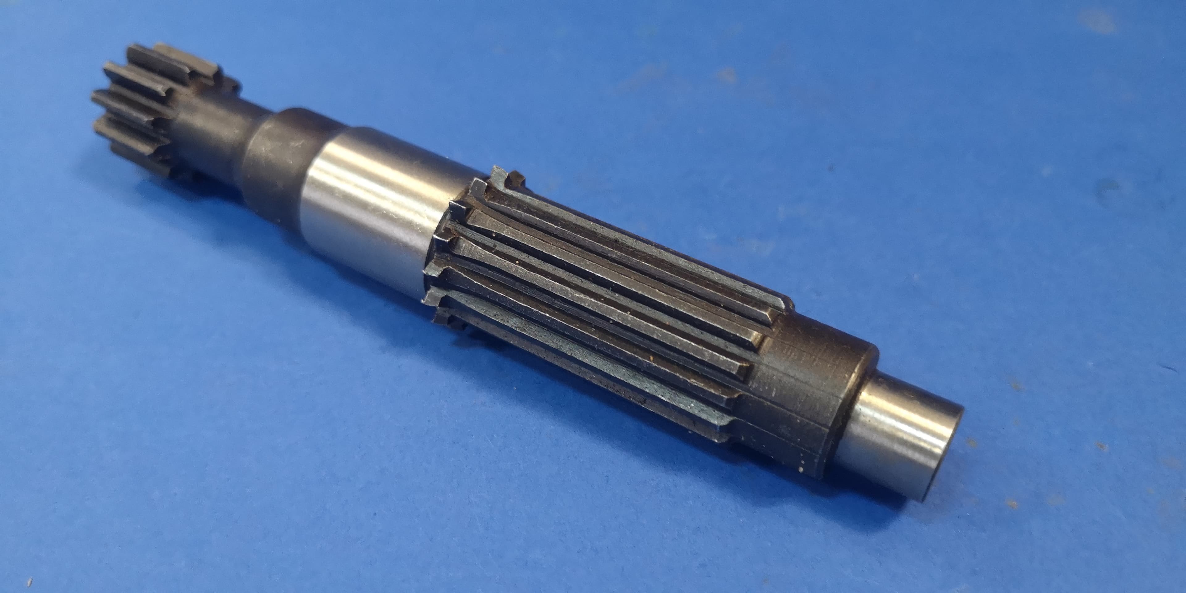 Wałek silnika jazdy