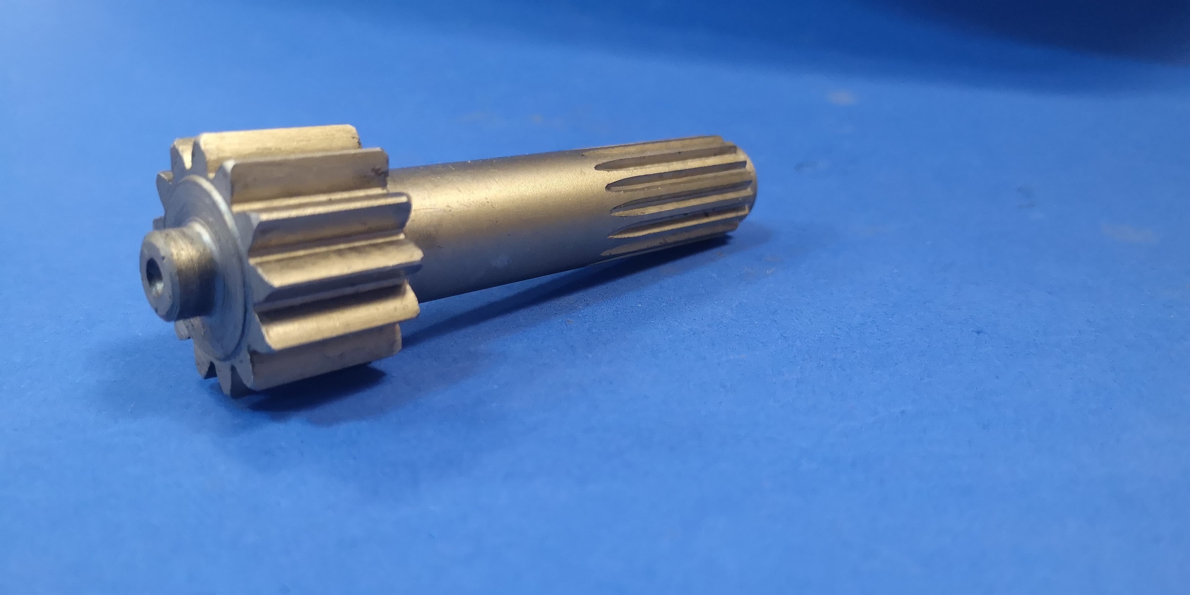 Wałek silnika jazdy