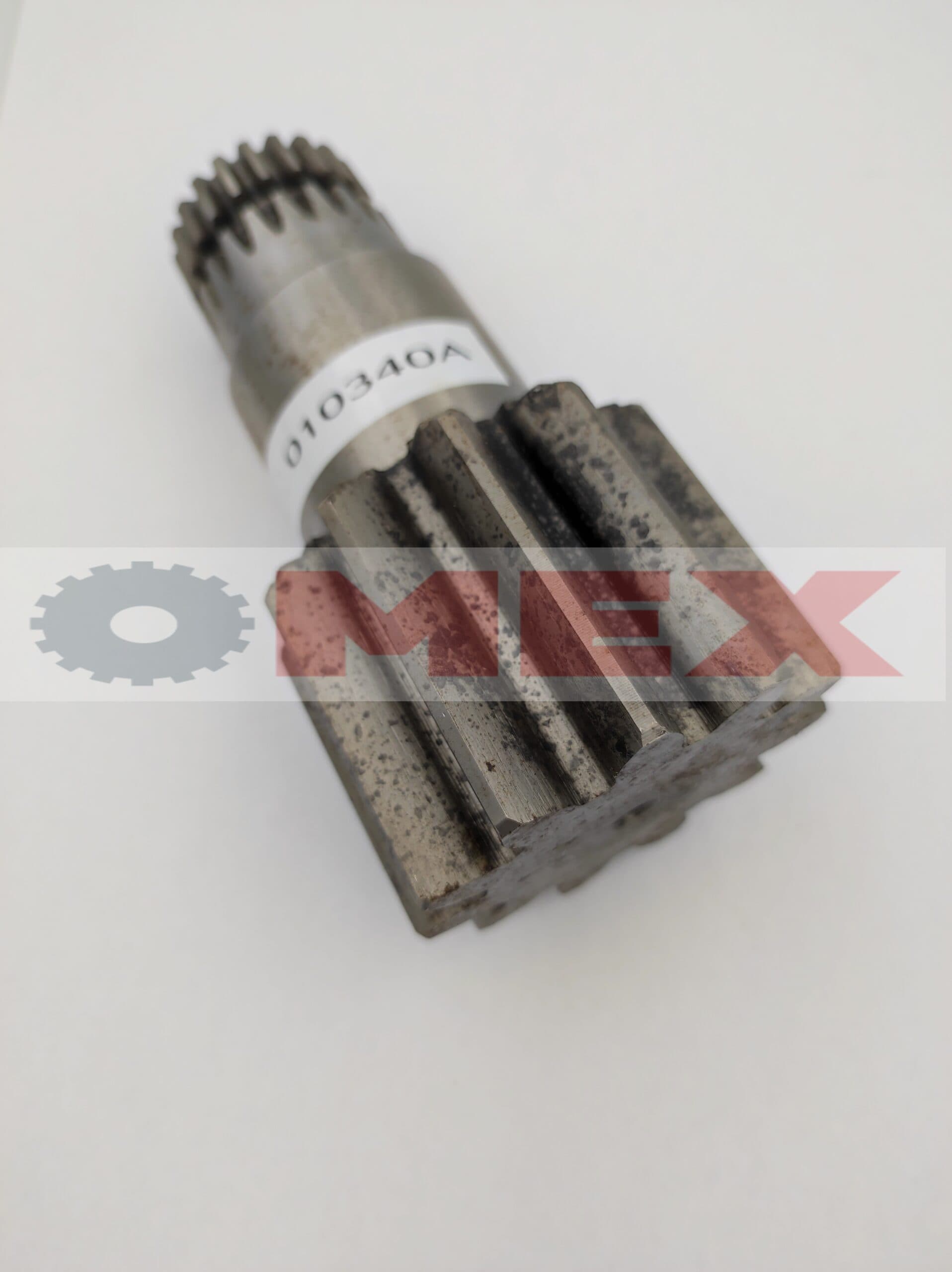 Wałek silnika obrotu JCB 8018