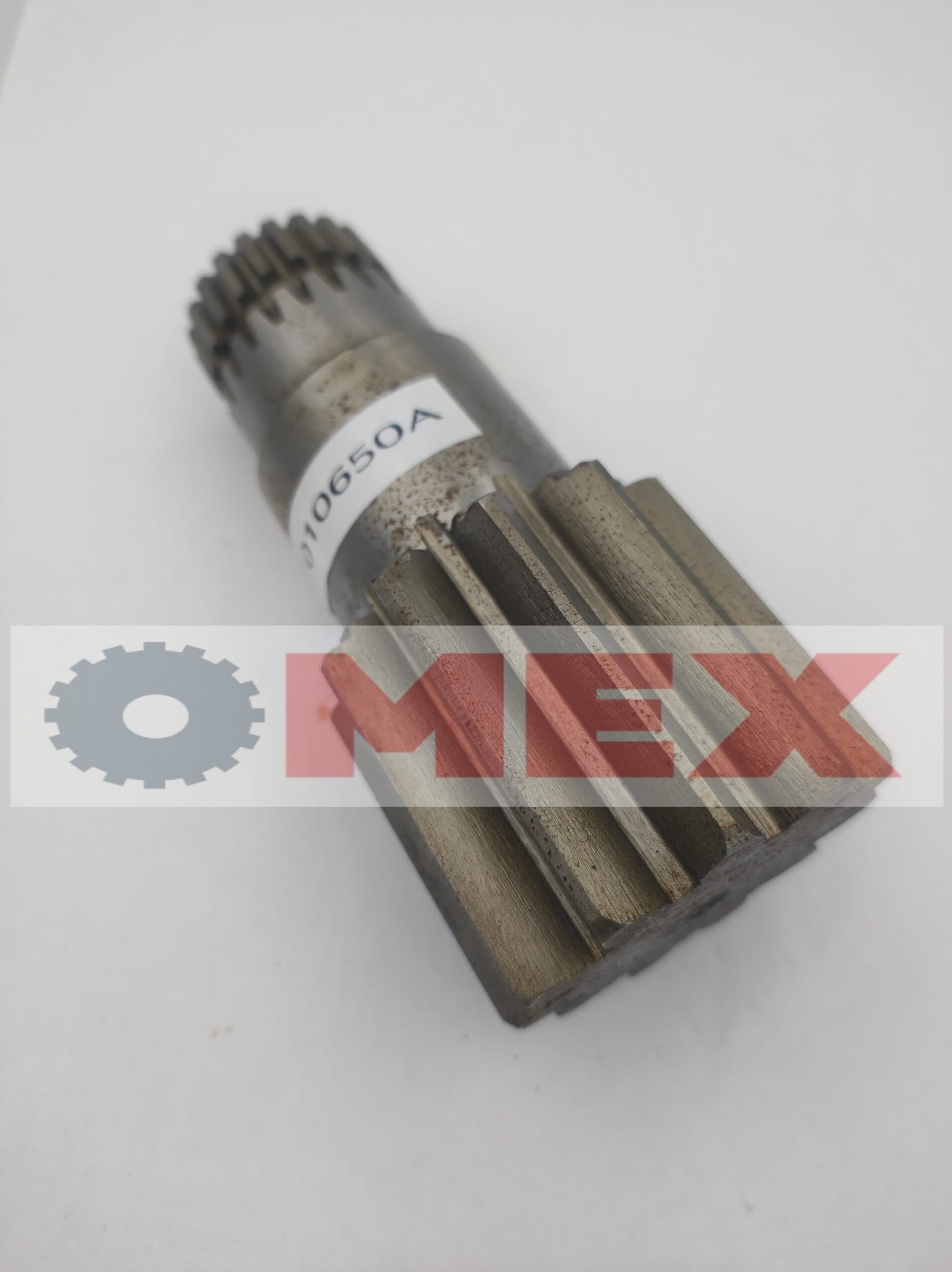 010650A / 528-9304 wałek obrotu Case CX17, Cat 301.6