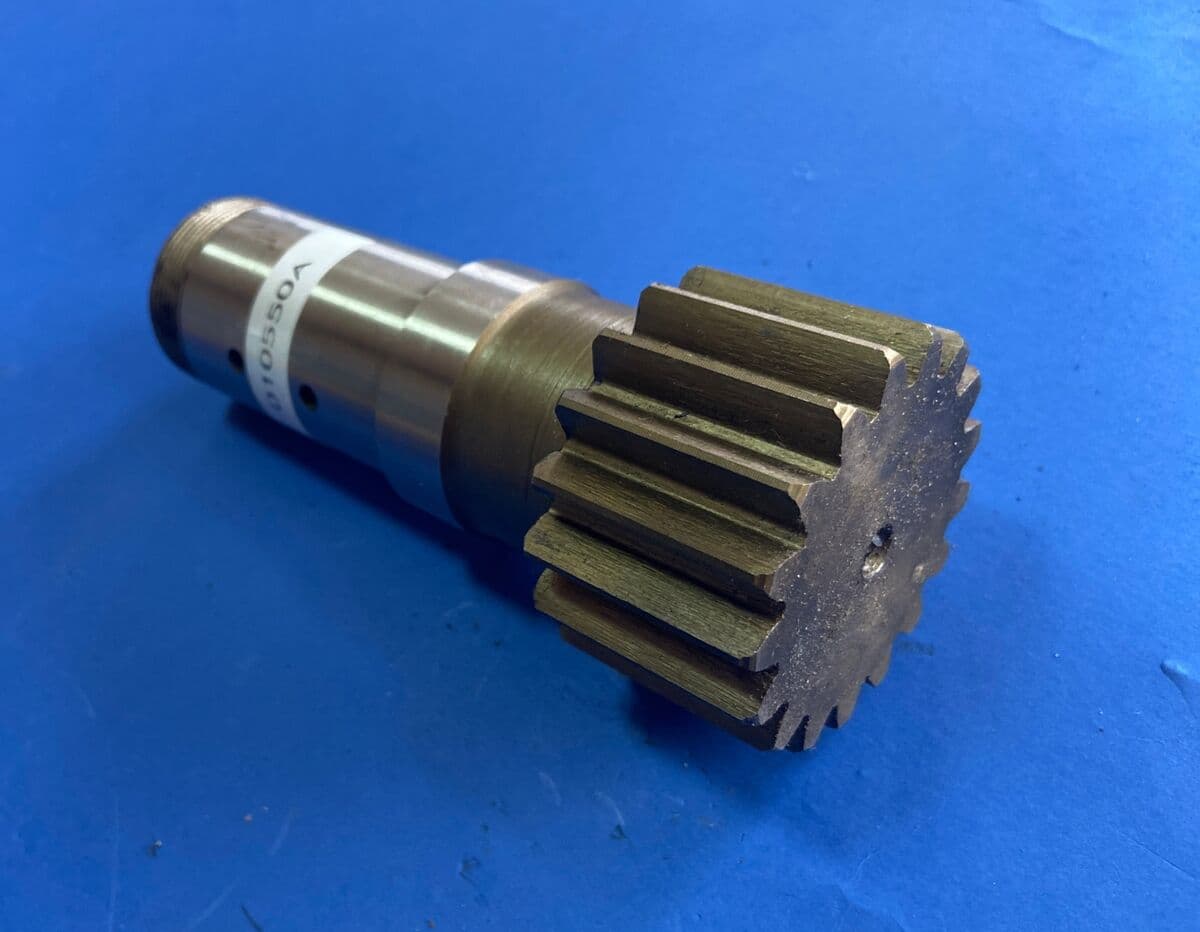 Wałek obrotu Komatsu PC16