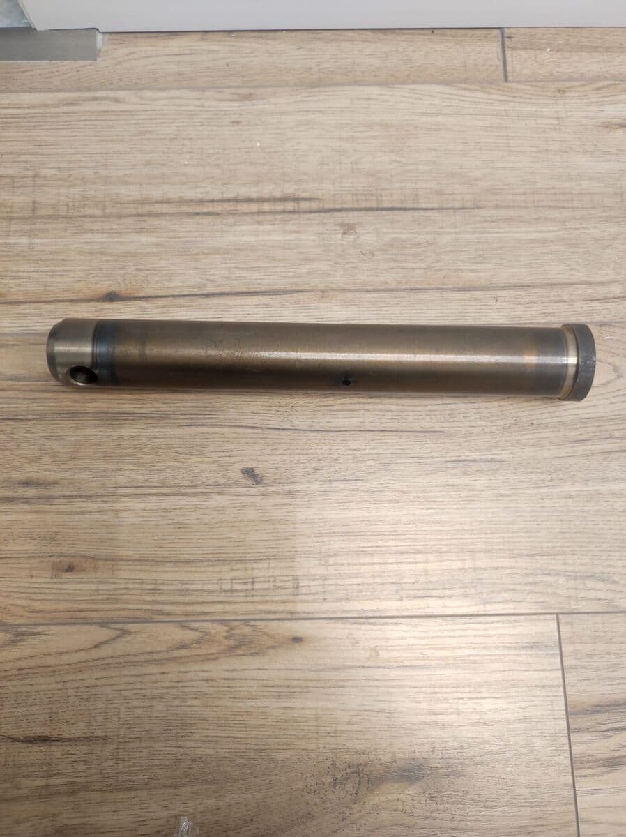 Sworzeń łyżki Doosan DX85R