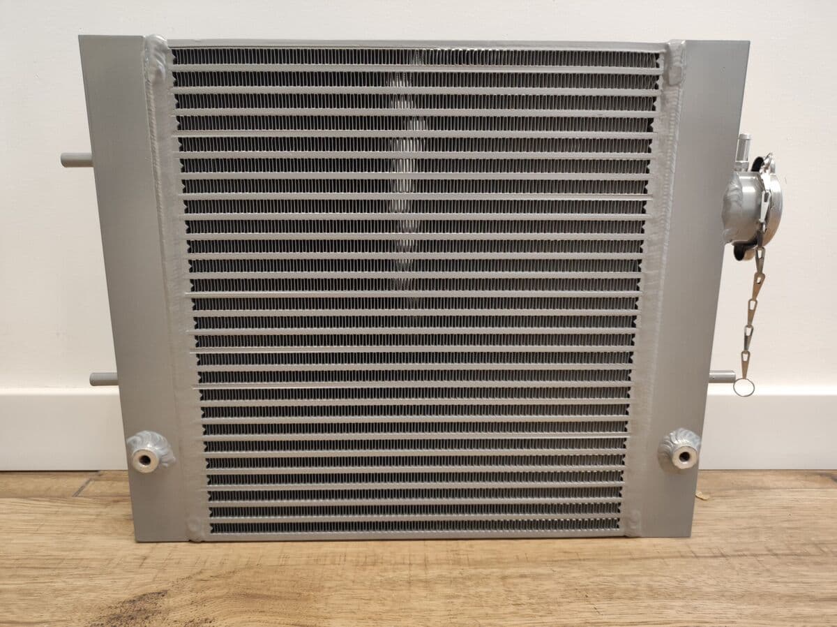 Chłodnica wody JCB 8015