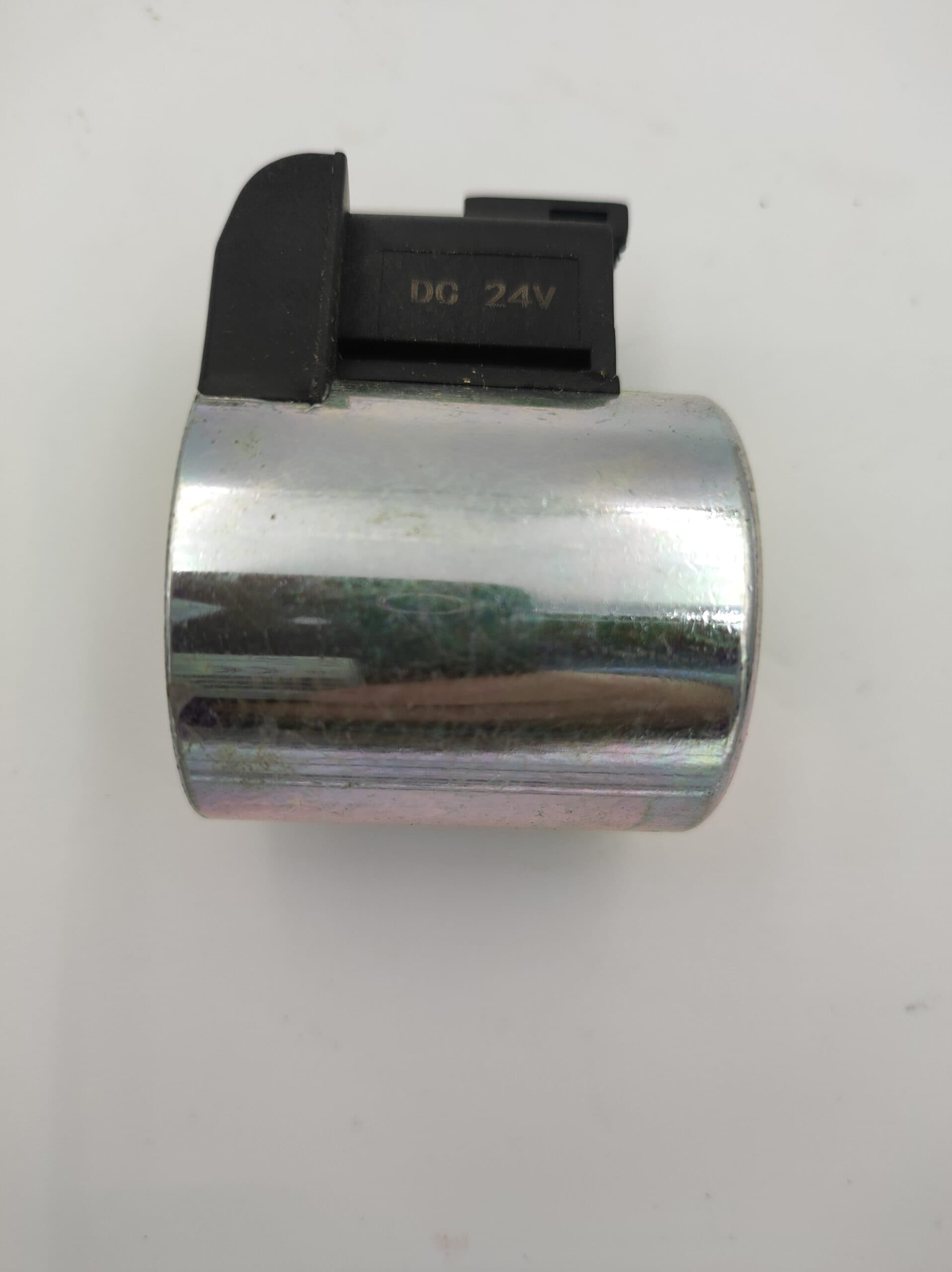 Cewka elektrozaworu JCB JS360