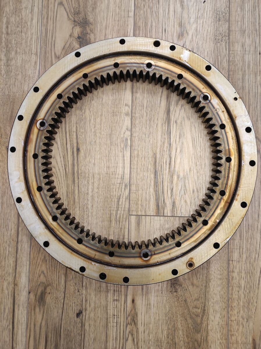 Wieniec obrotu Hitachi ZX18-3 CLR