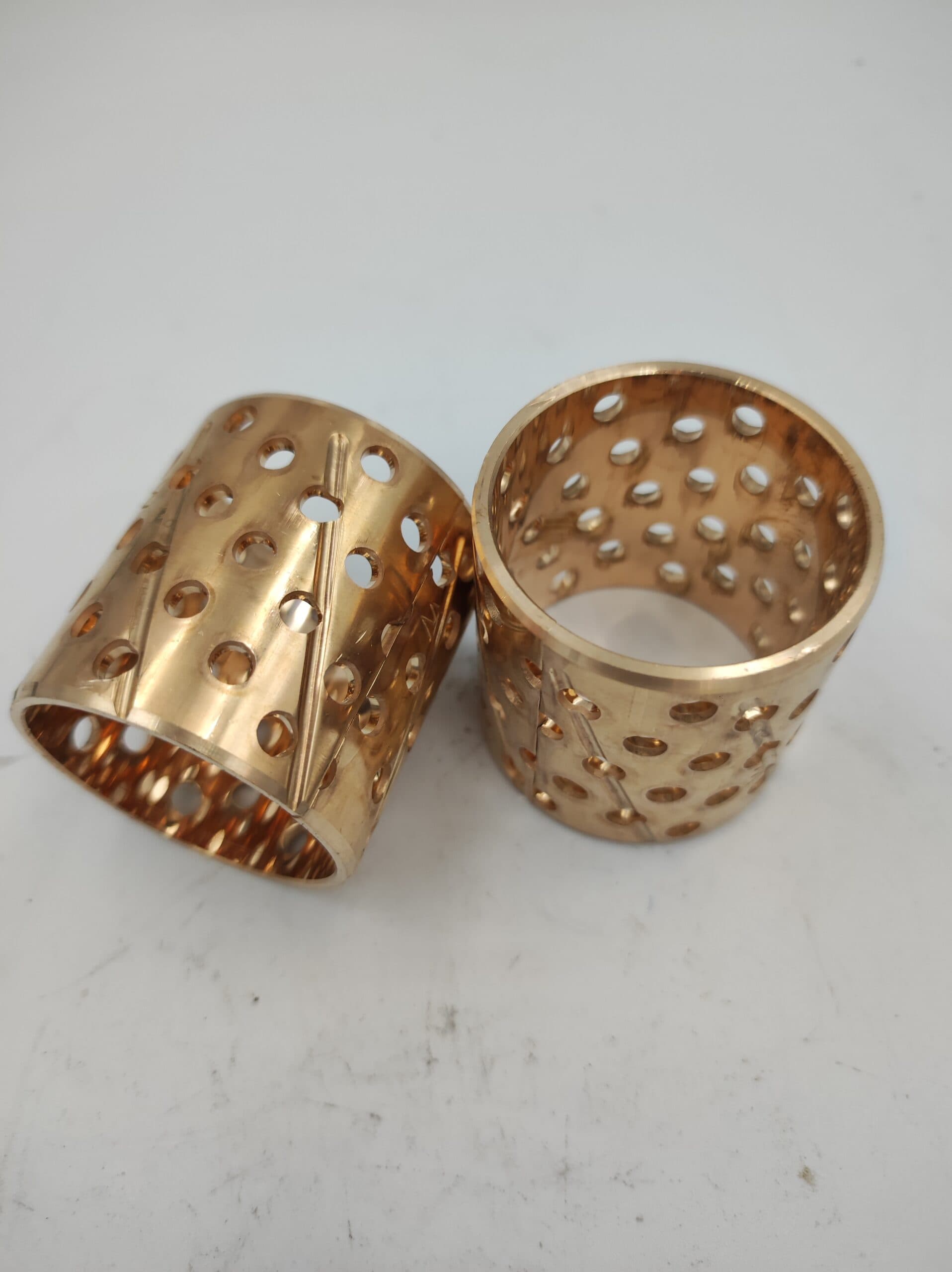 Tulejka Schaeff AM16R