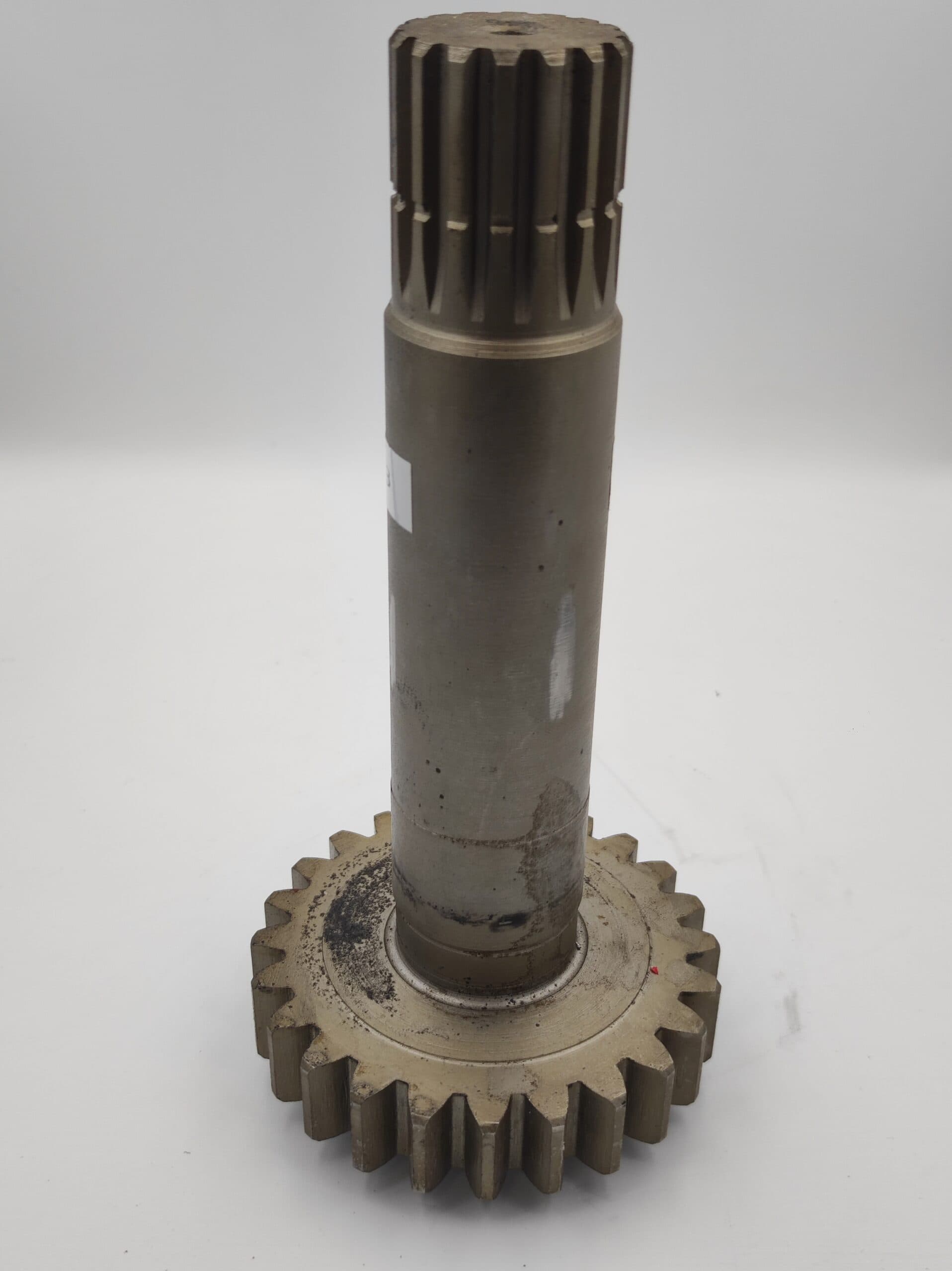 Wałek zębaty zwolnicy Liebherr