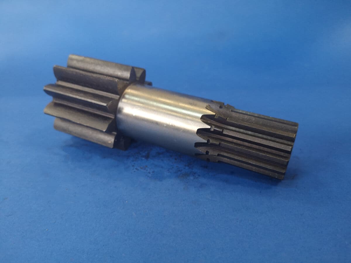 Wałek silnika obrotu Yanmar YB10