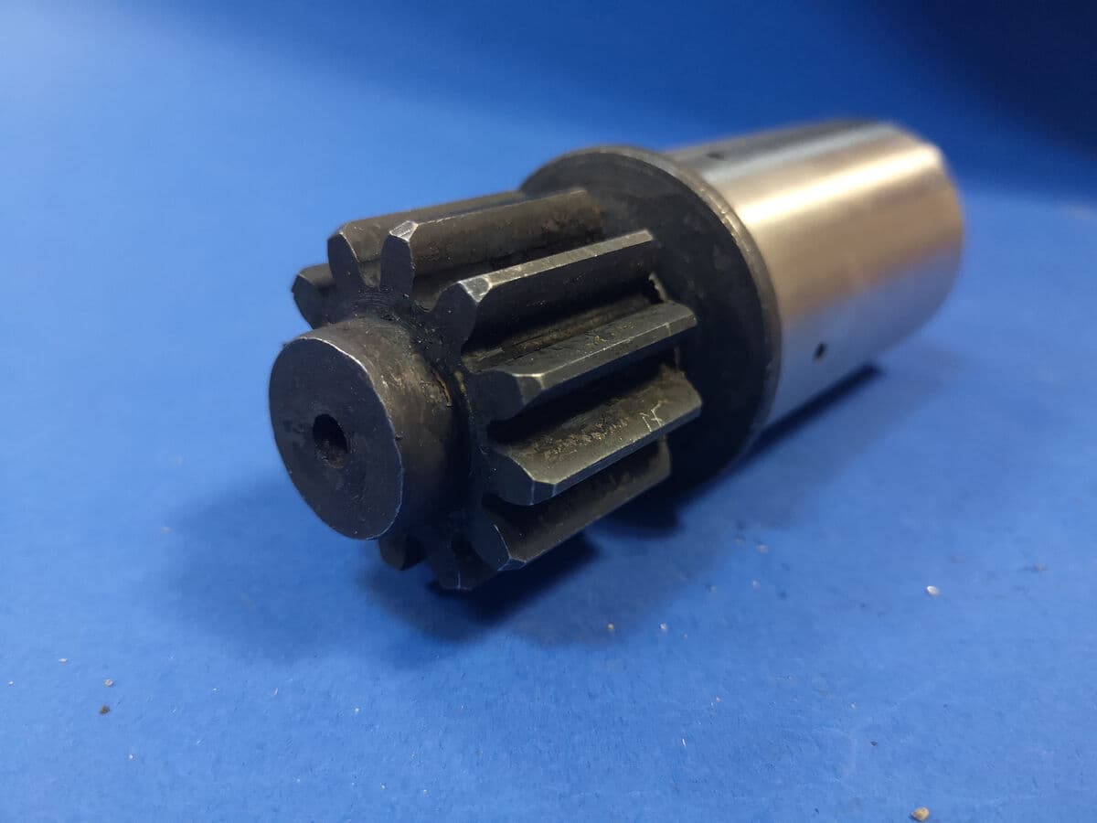 Wałek silnika jazdy Yanmar B12, B14, B17, YB121, YB151