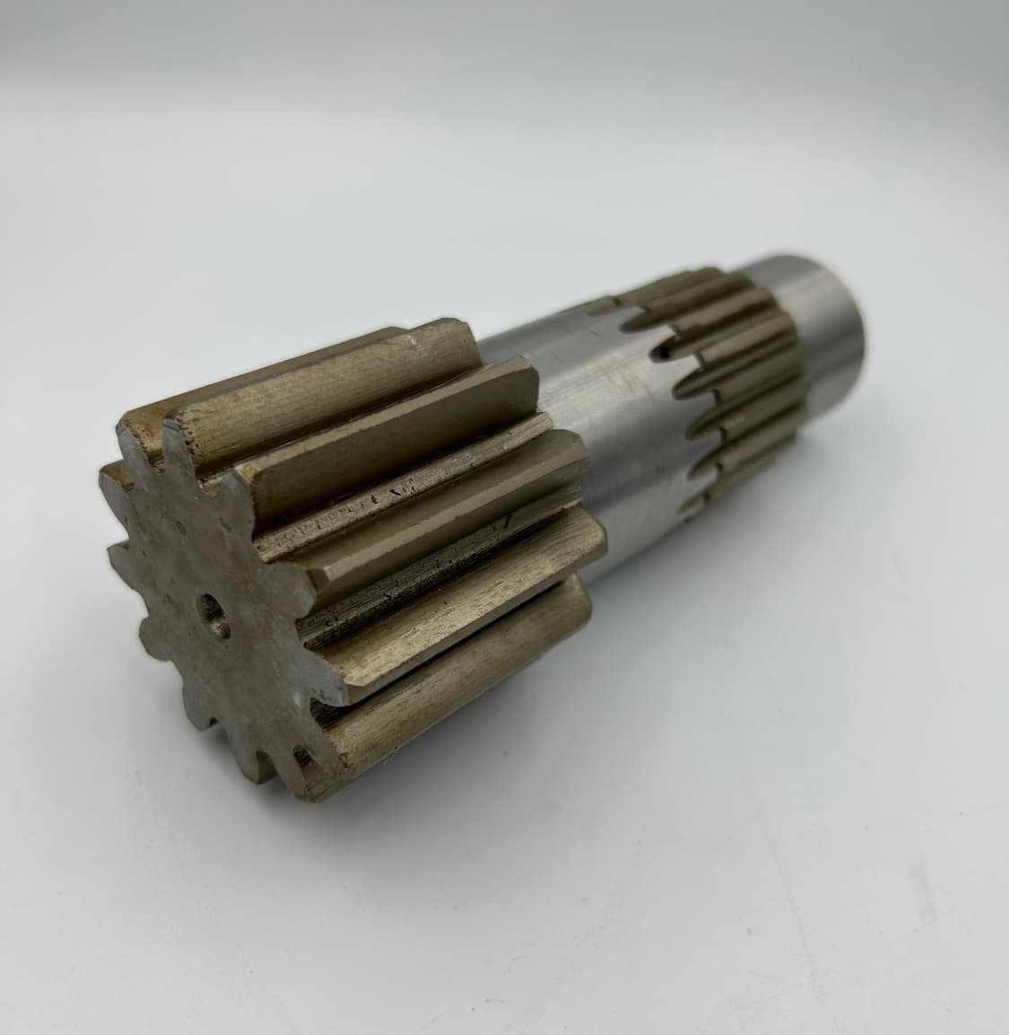 Rotation shaft 010720A Bobcat E19