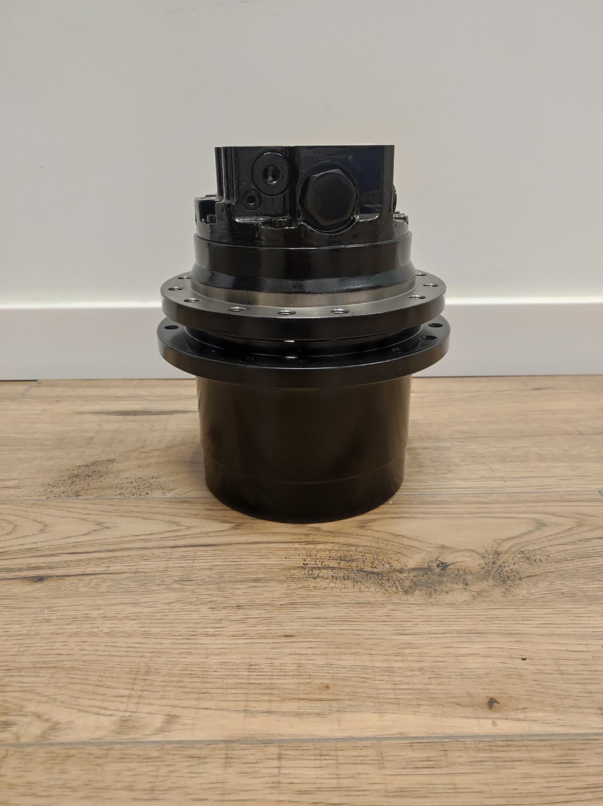 Silnik jazdy do Yanmar VIO20-3