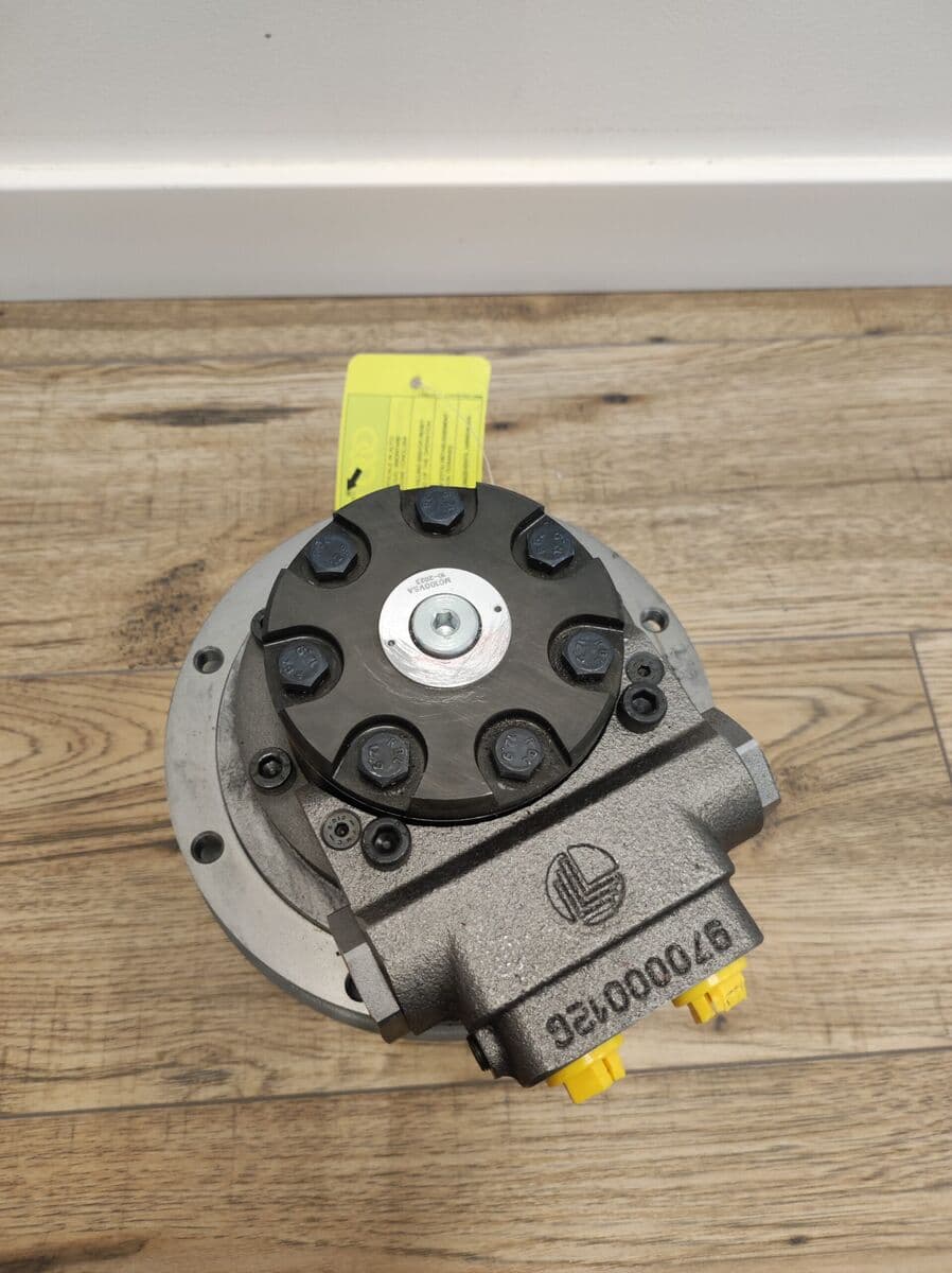 Silnik jazdy Yanmar B12,B15, B17