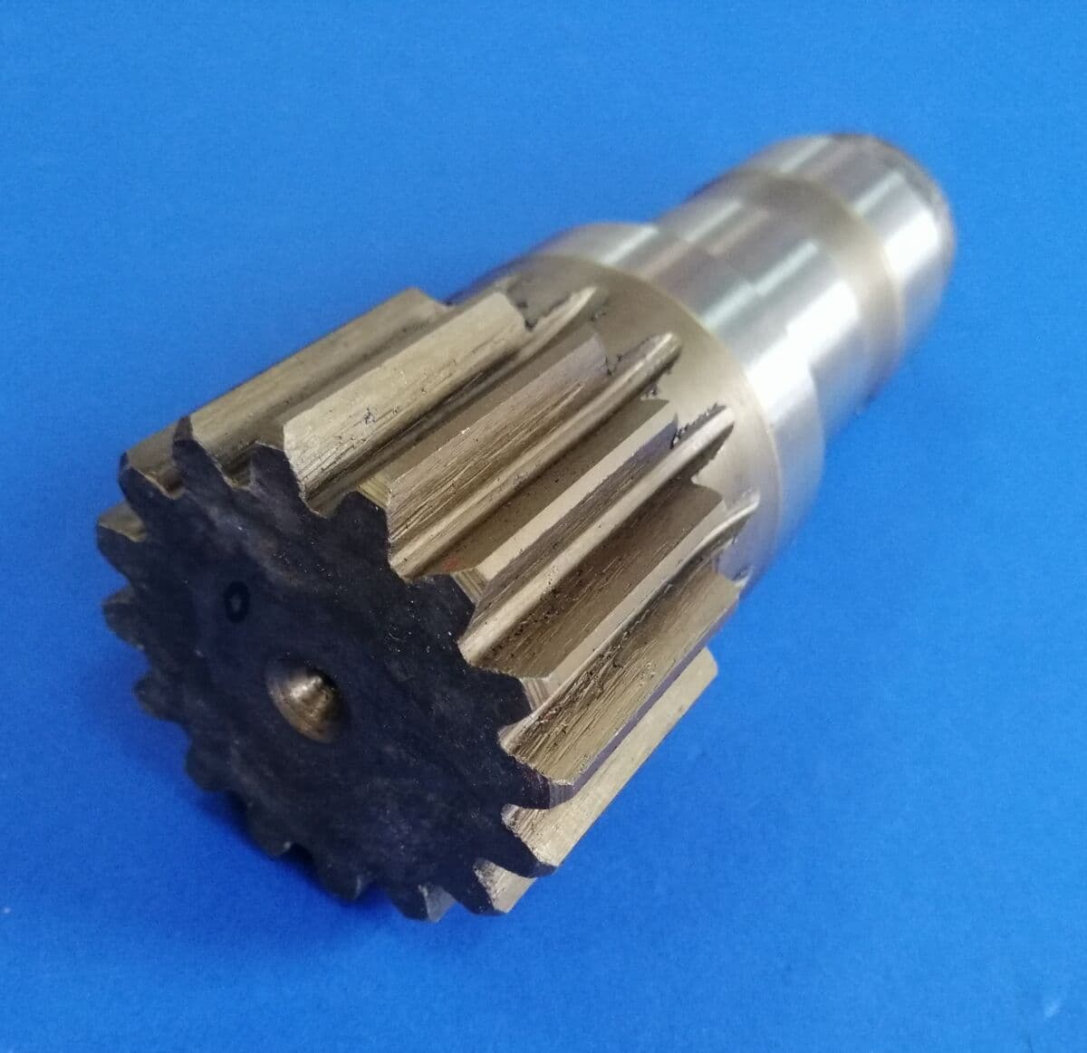 Wałek silnika obrotu Komatsu PC07