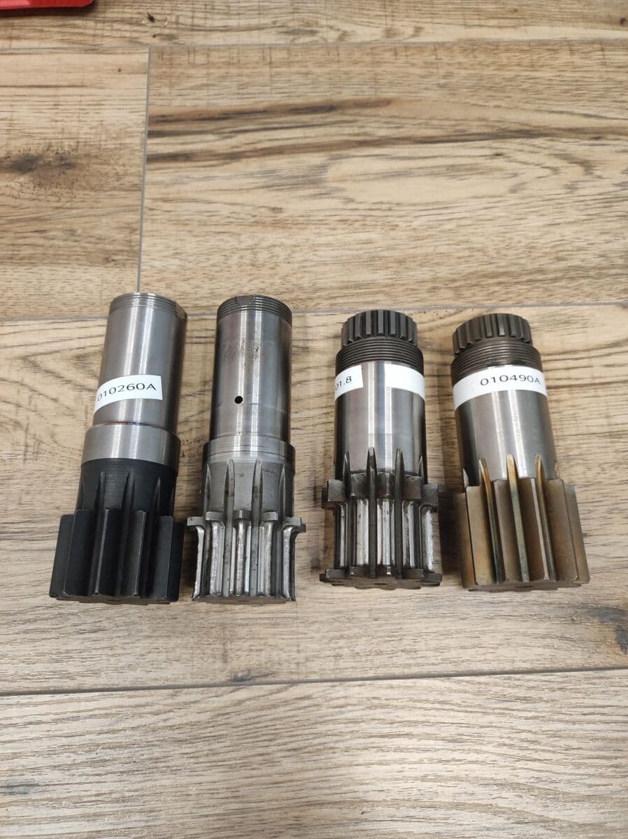 Własna produkcja części do maszyn - wałki obrotu