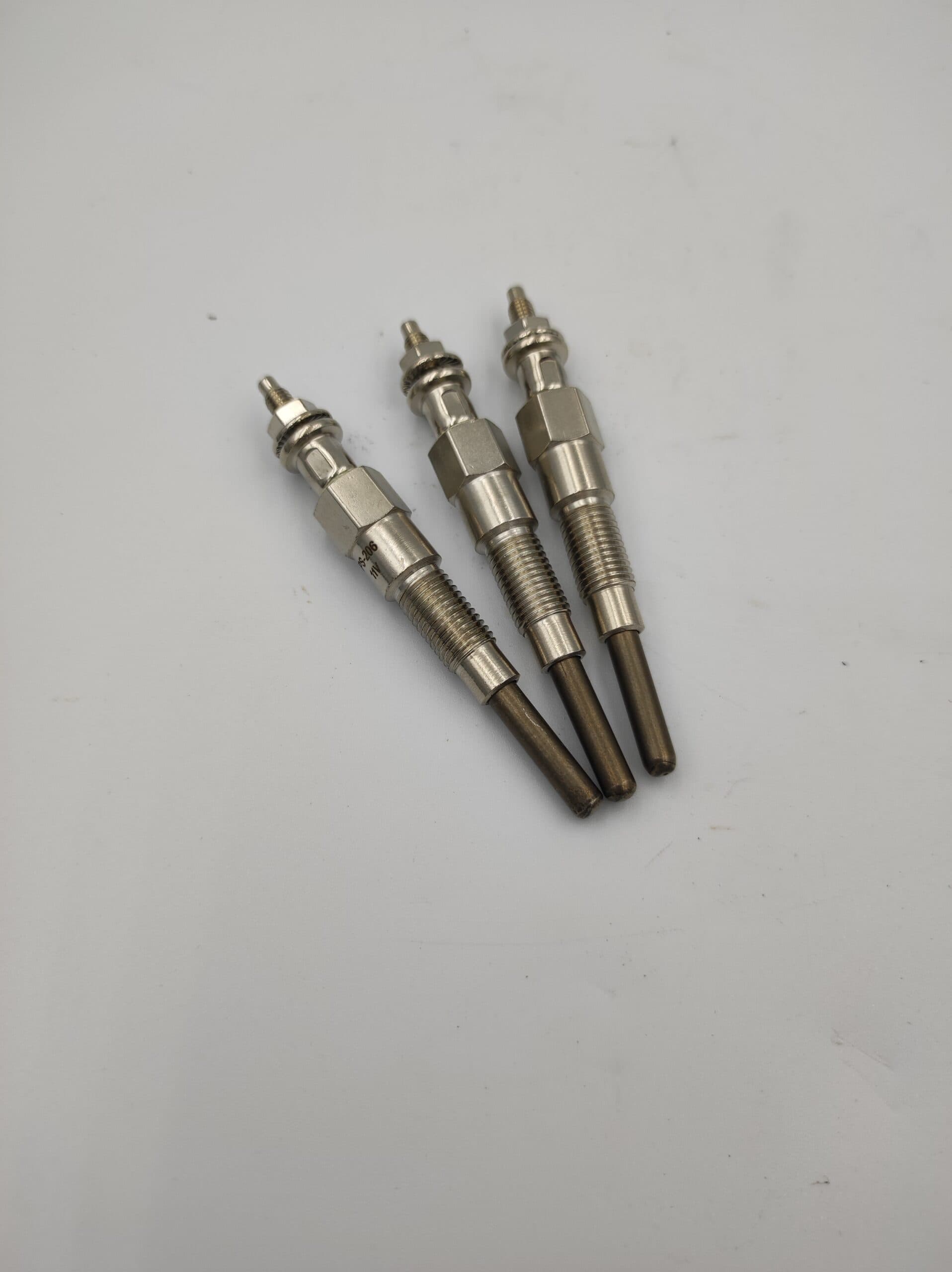 Świeca żarowa Kubota D1105