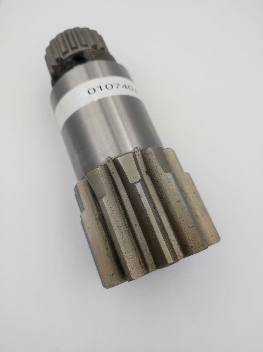 Wałek silnika obrotu Yanmar SV 26