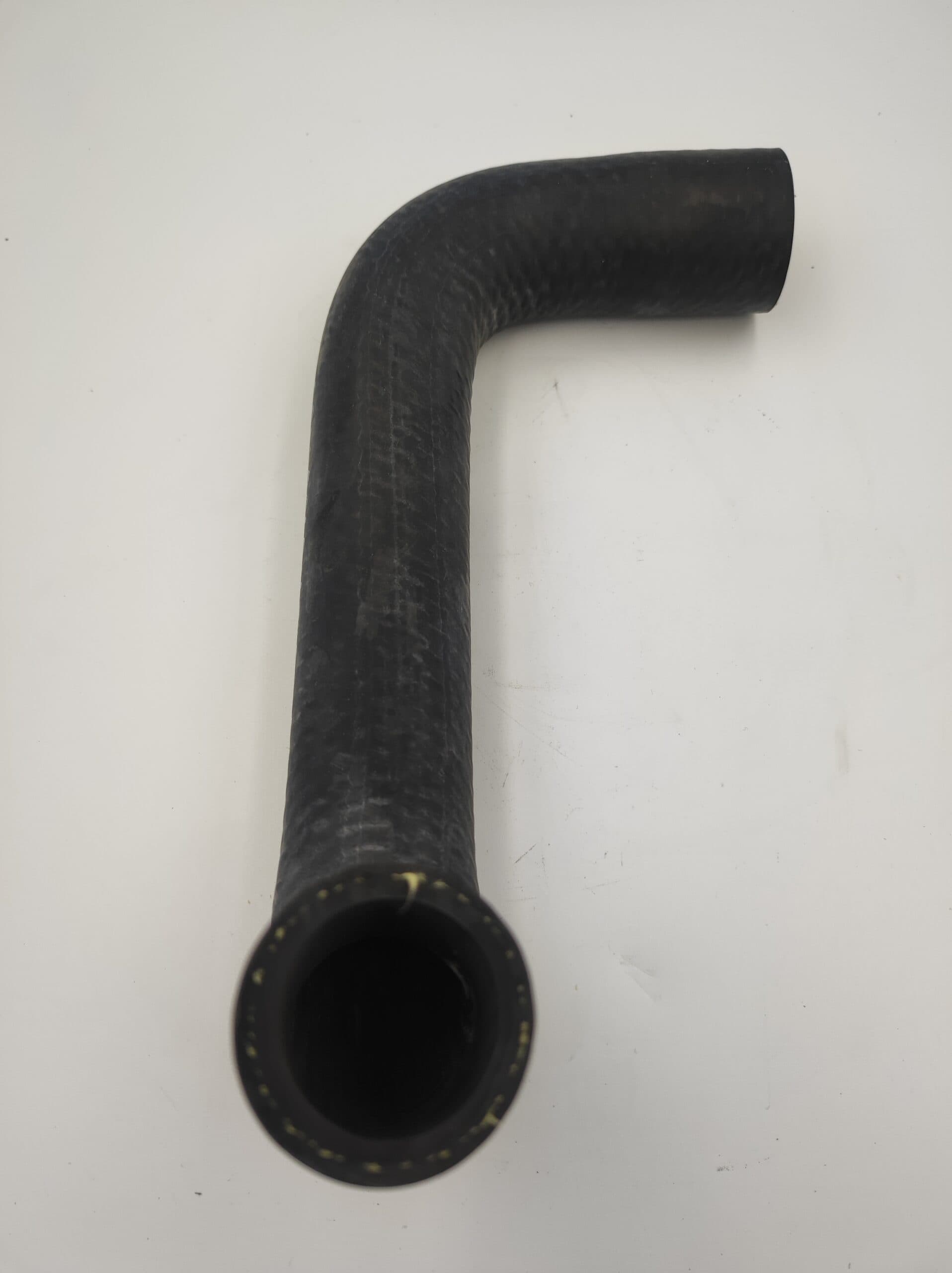 wąż przy pompie wody góra Schaeff ZRH12, silnik Perkins 103.10