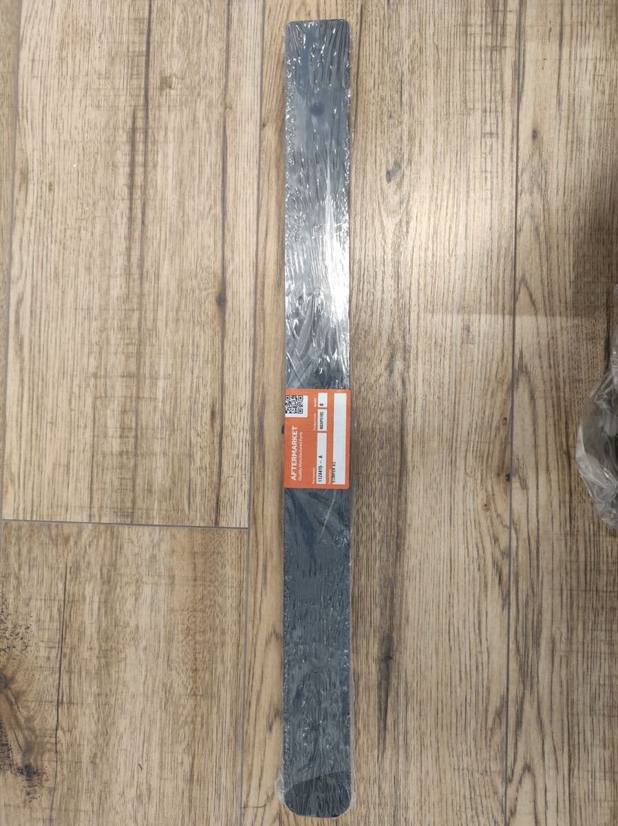 Odboje do mocowania grilla CAT 301.8C