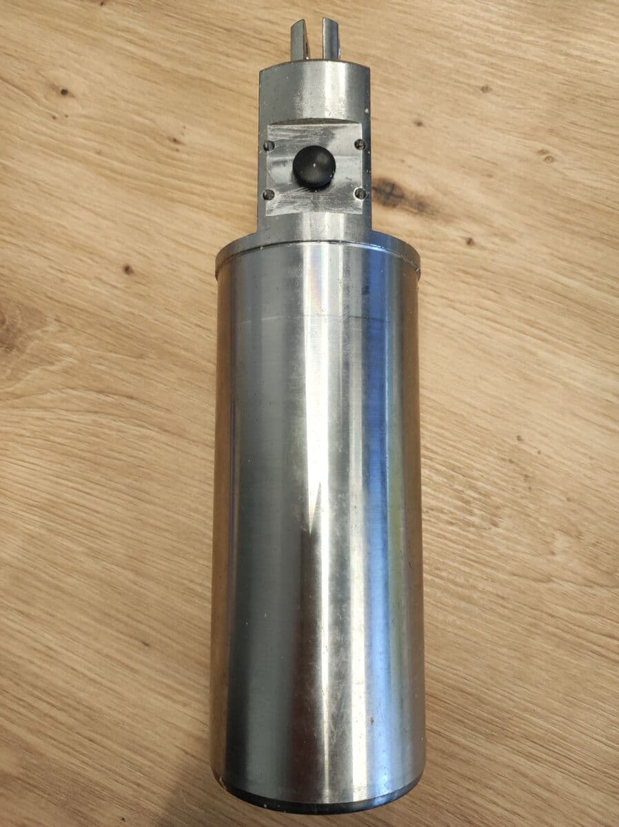 Siłownik blokady tylnego ramienia JCB 3CX