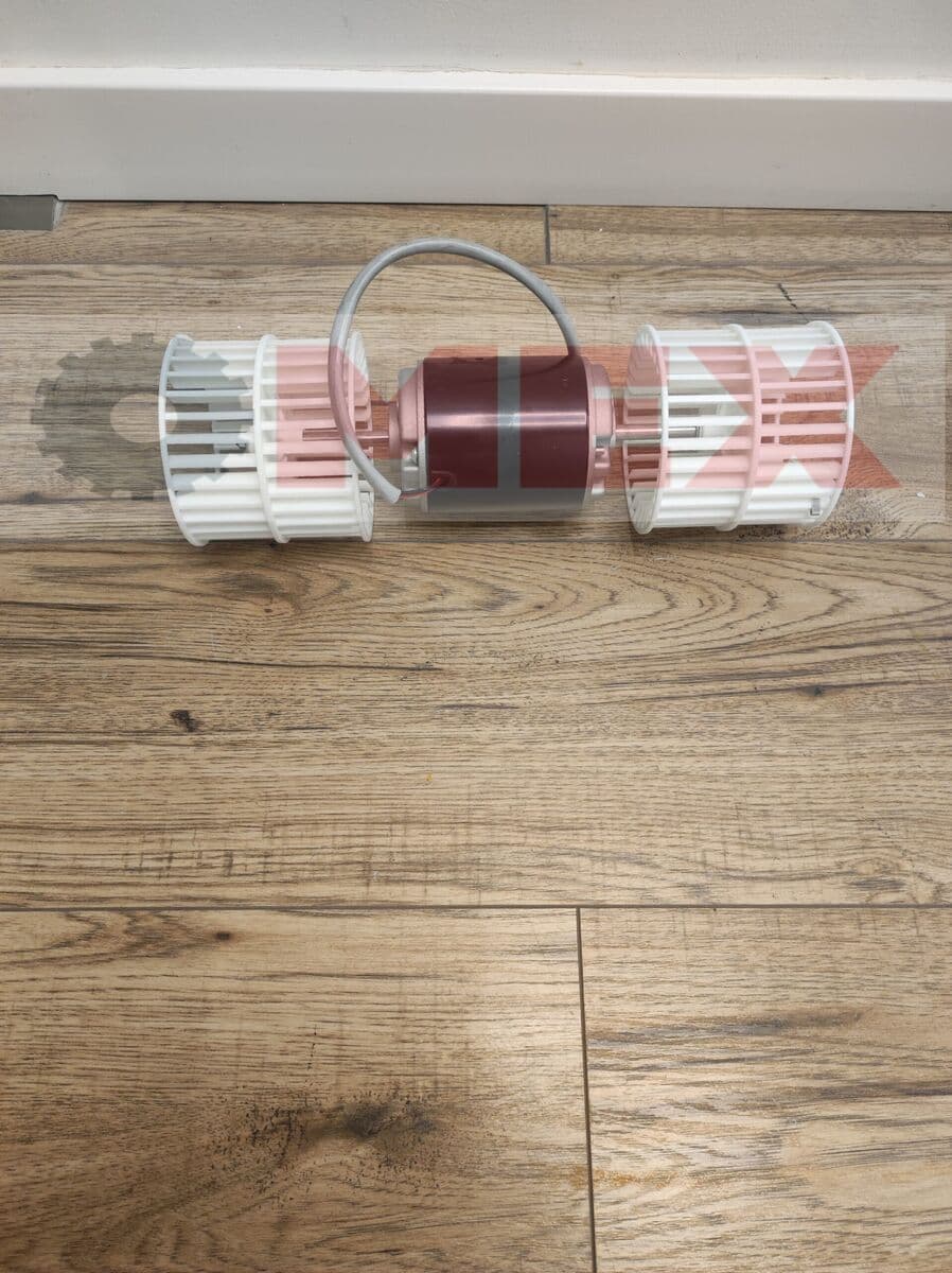 Silnik wentylatora nawiewu kabiny Volvo EWR150