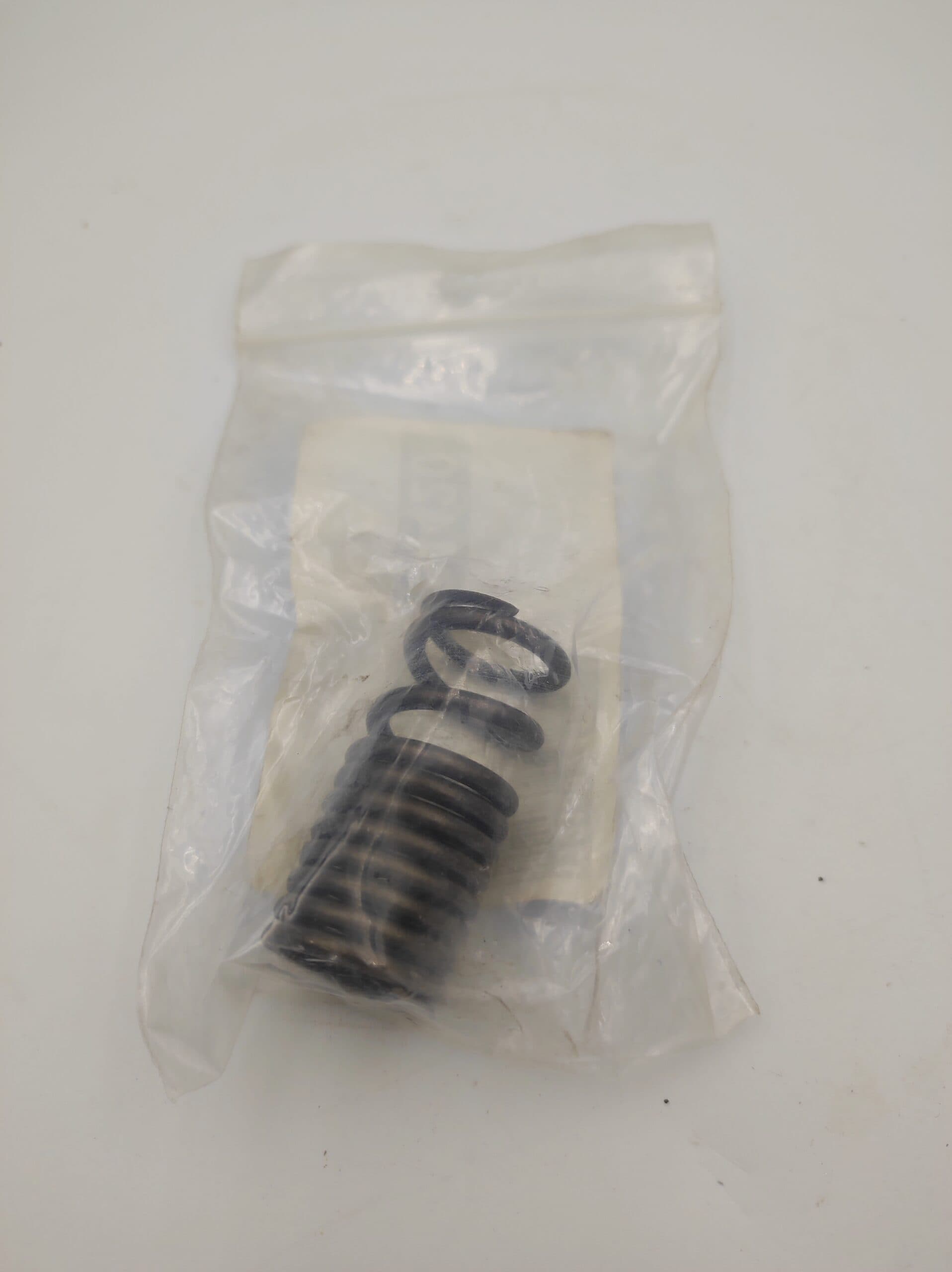 Sprężyna sekcji rozdzielacza hydraulicznego Yanmar B17