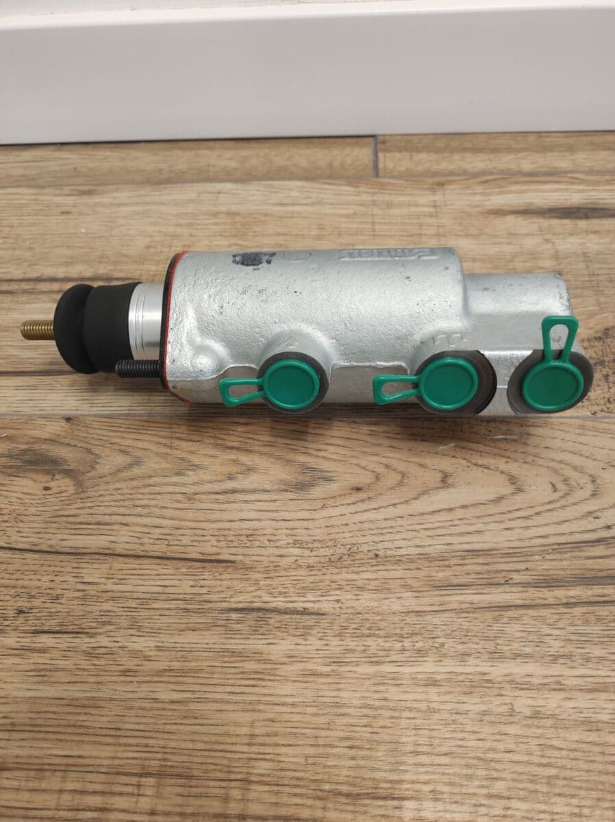 Pompa hamulcowa CAT TH330