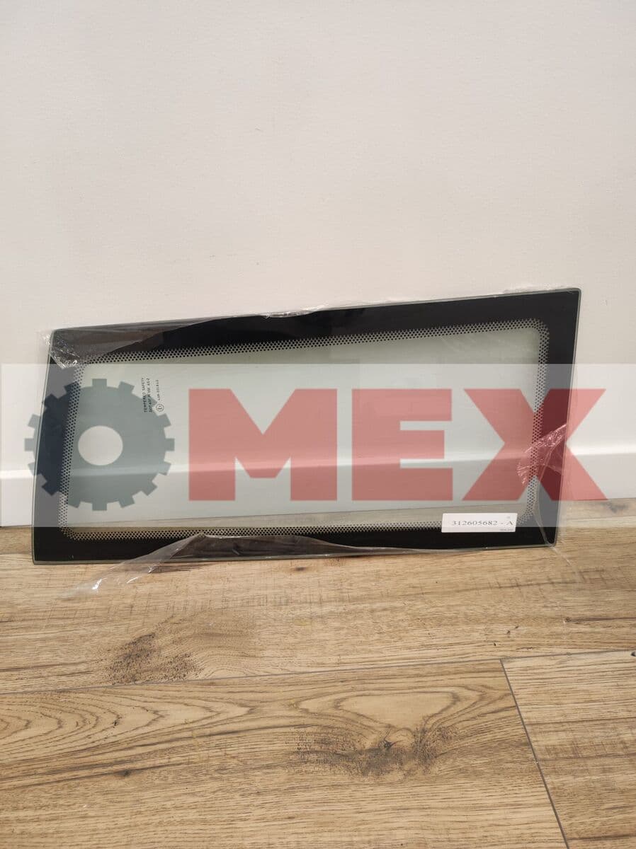 Szyba czołowa dolna lewa Komatsu WB93 R-2, WB97 R-2