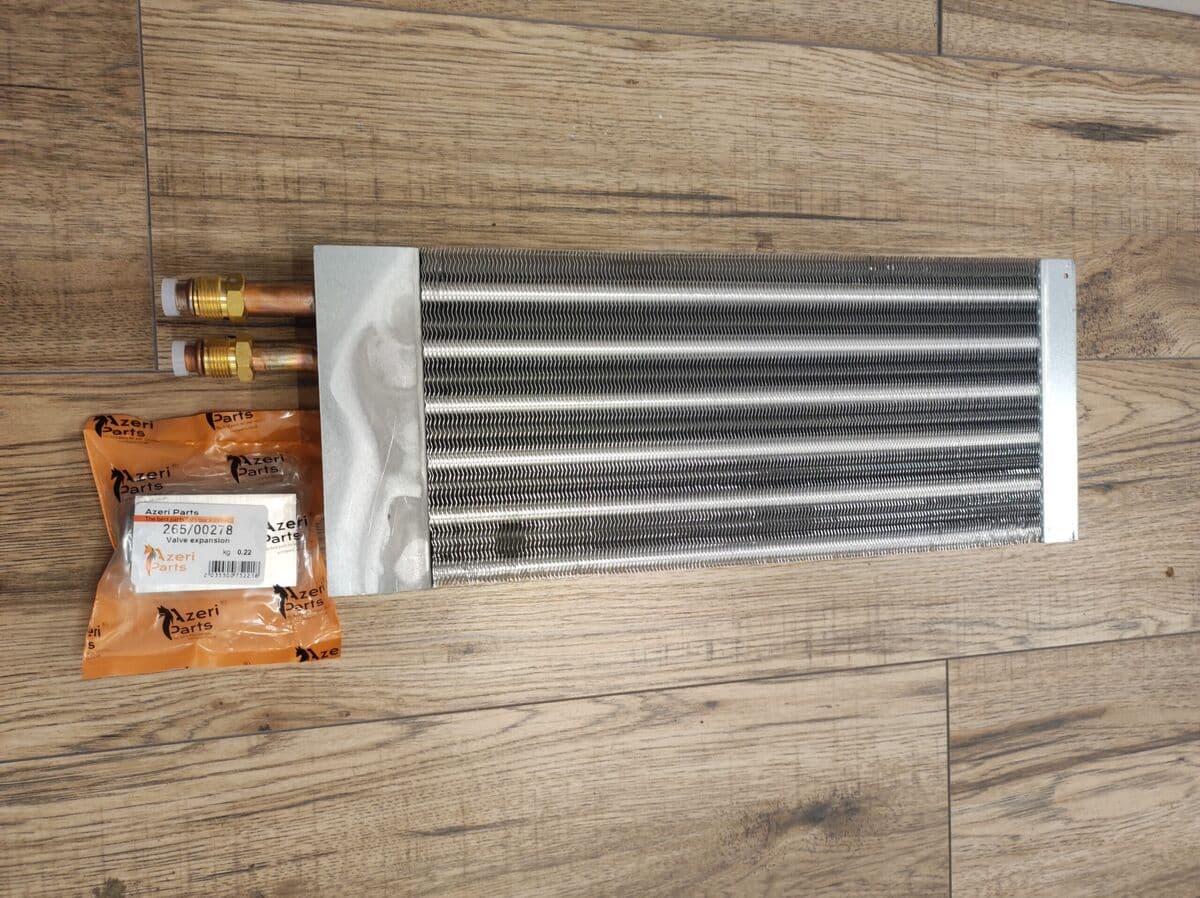 Chłodnica nagrzewnicy JCB