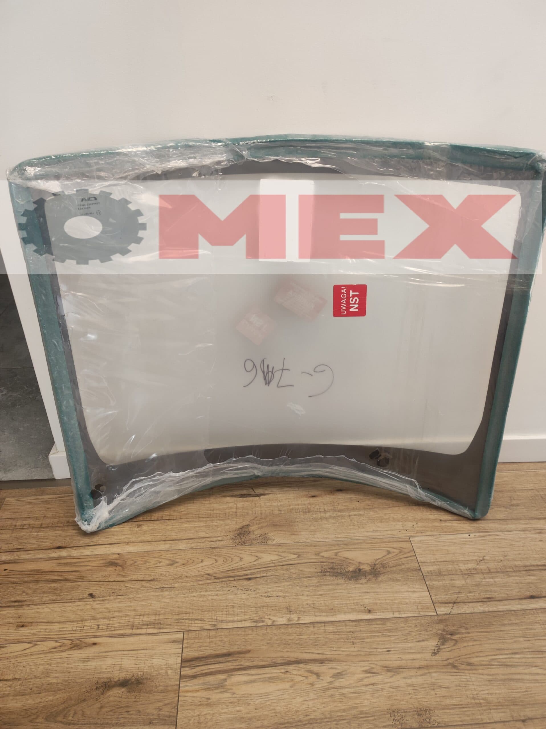 Szyba tylna hartowana CAT 302.4