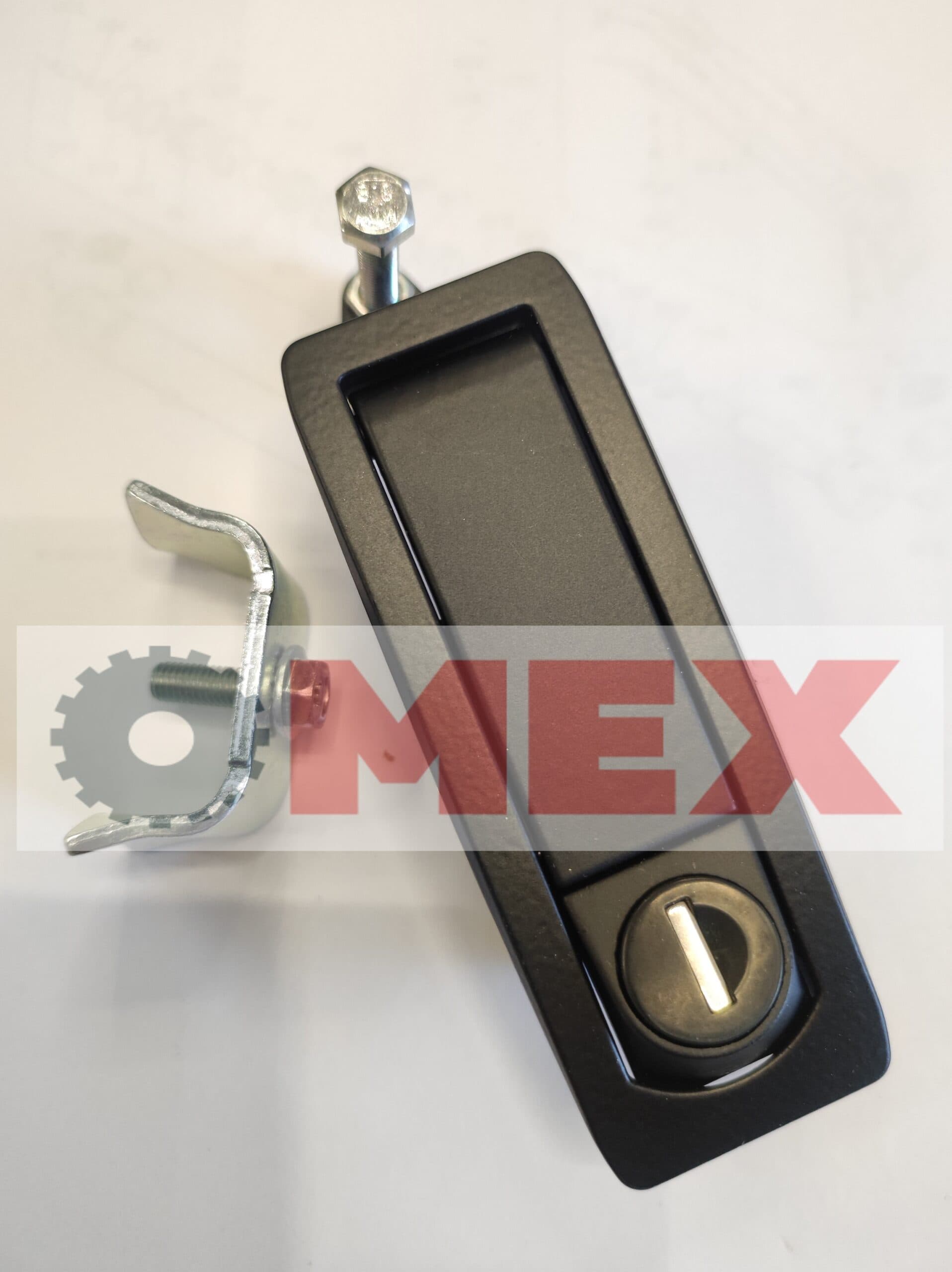 Zamek pokrywy silnika New Holland B100