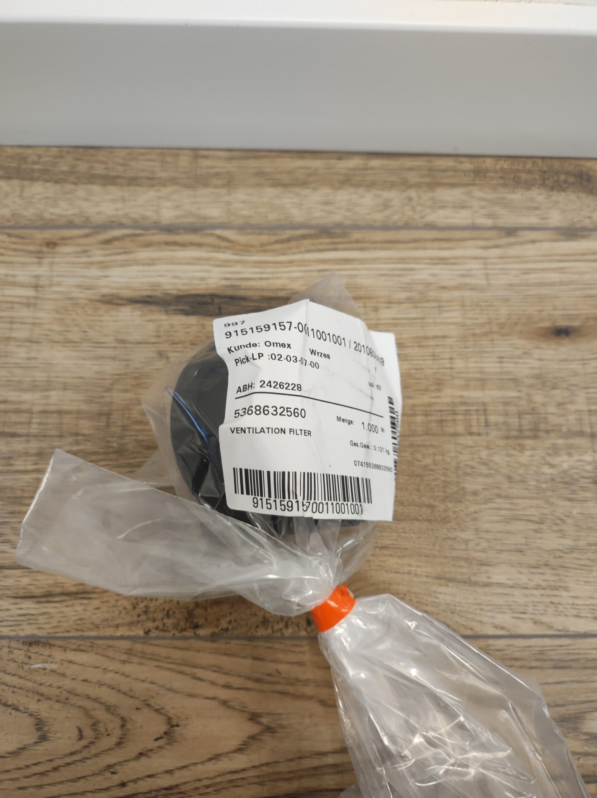 Filtr odpowietrznik zbiornika oleju hydraulicznego 0,4 bar Yanmar B95W