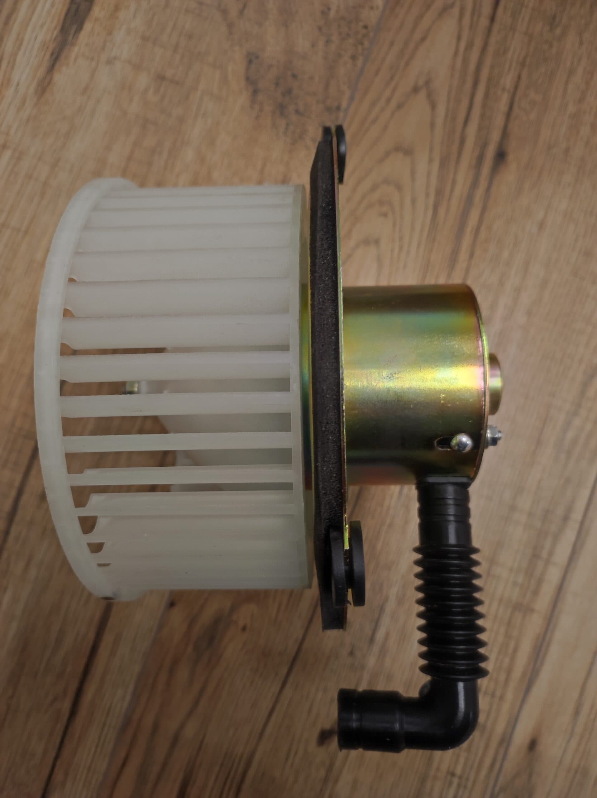 Podstawa filtra paliwa Fiat Hitachi EX165W