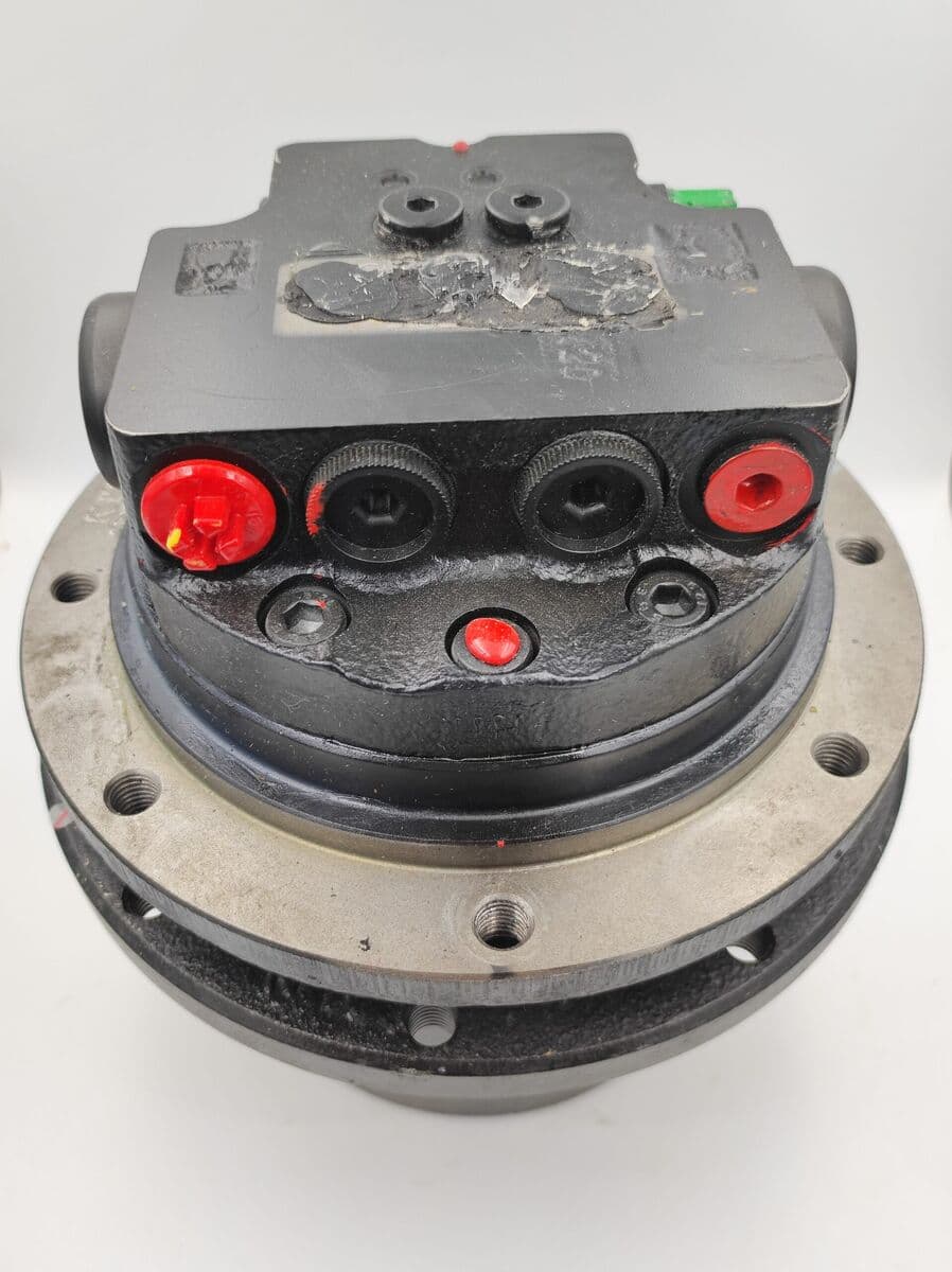 Silnik jazdy do koparki Bobcat 322