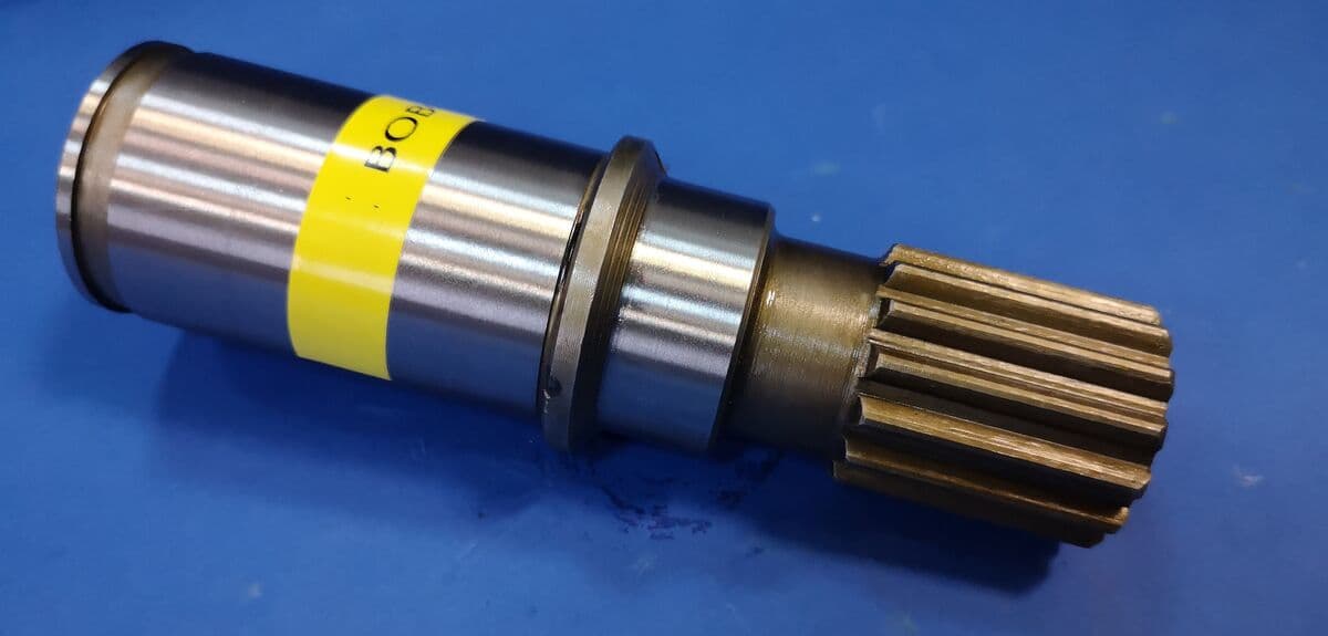 Wałek silnika jazdy – Bobcat 453