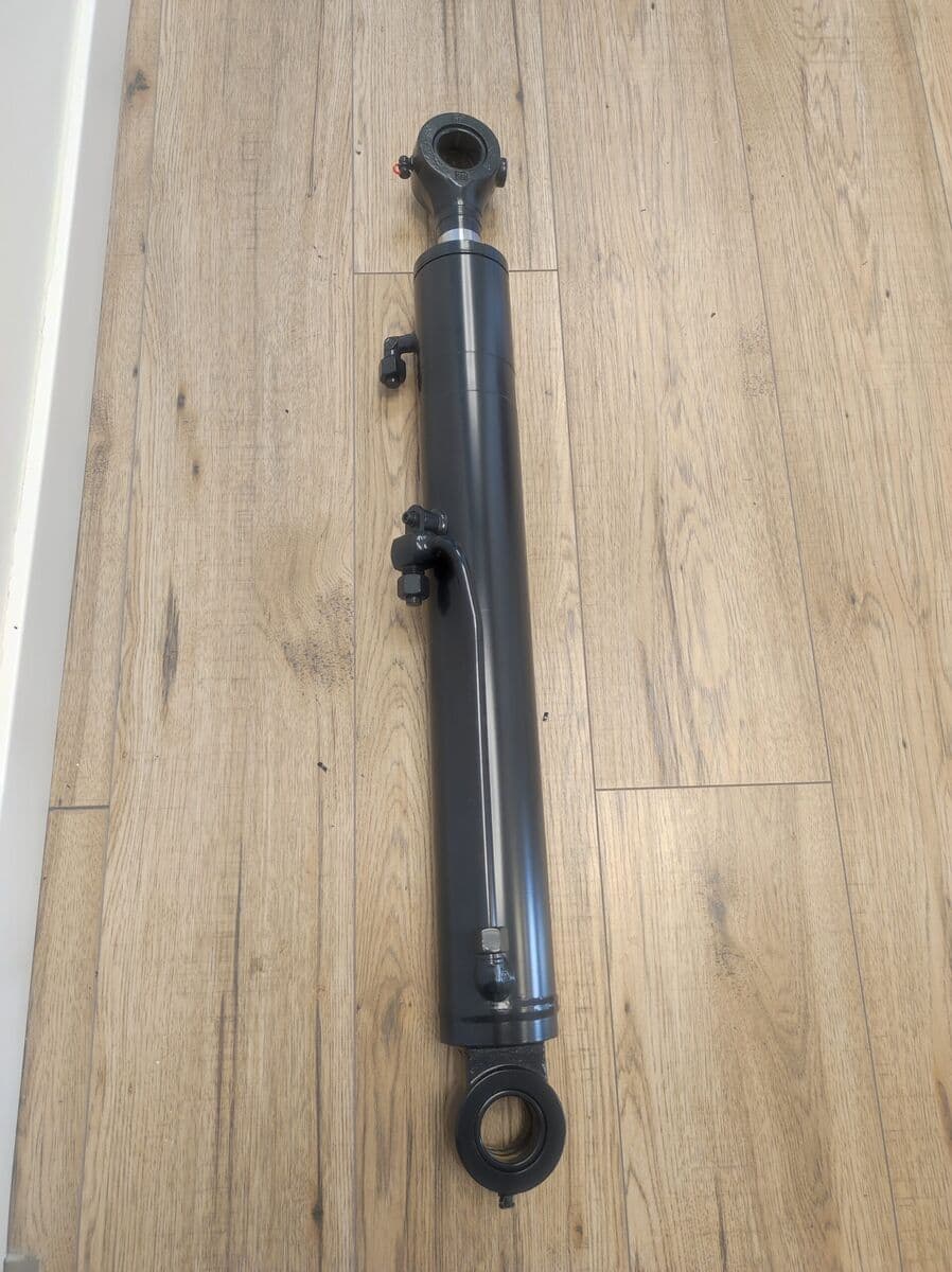 Siłownik hydrauliczny górny Kubota KX027-4