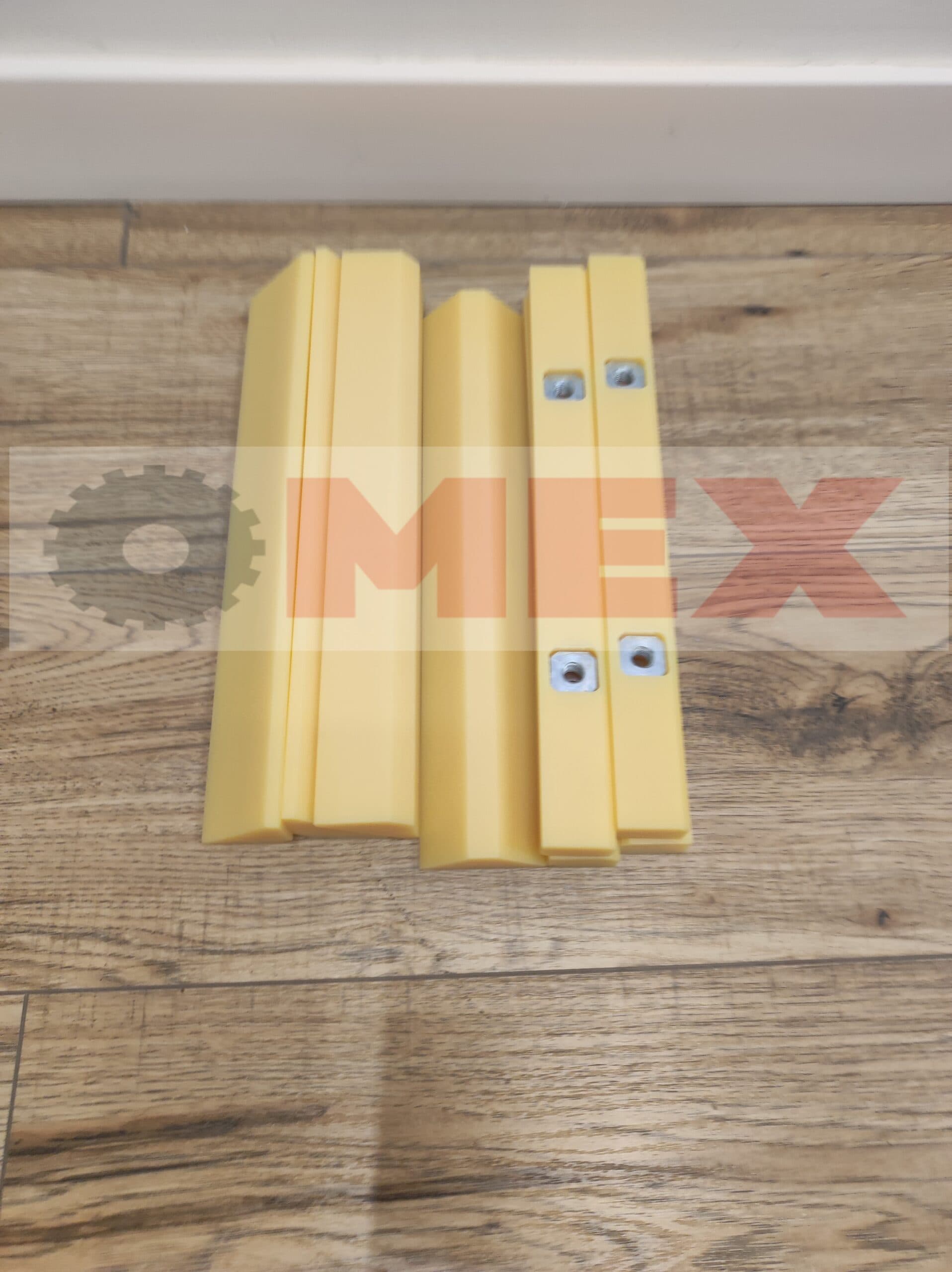 Komplet ślizgów wysuwu ramienia Komatsu WB97S-5