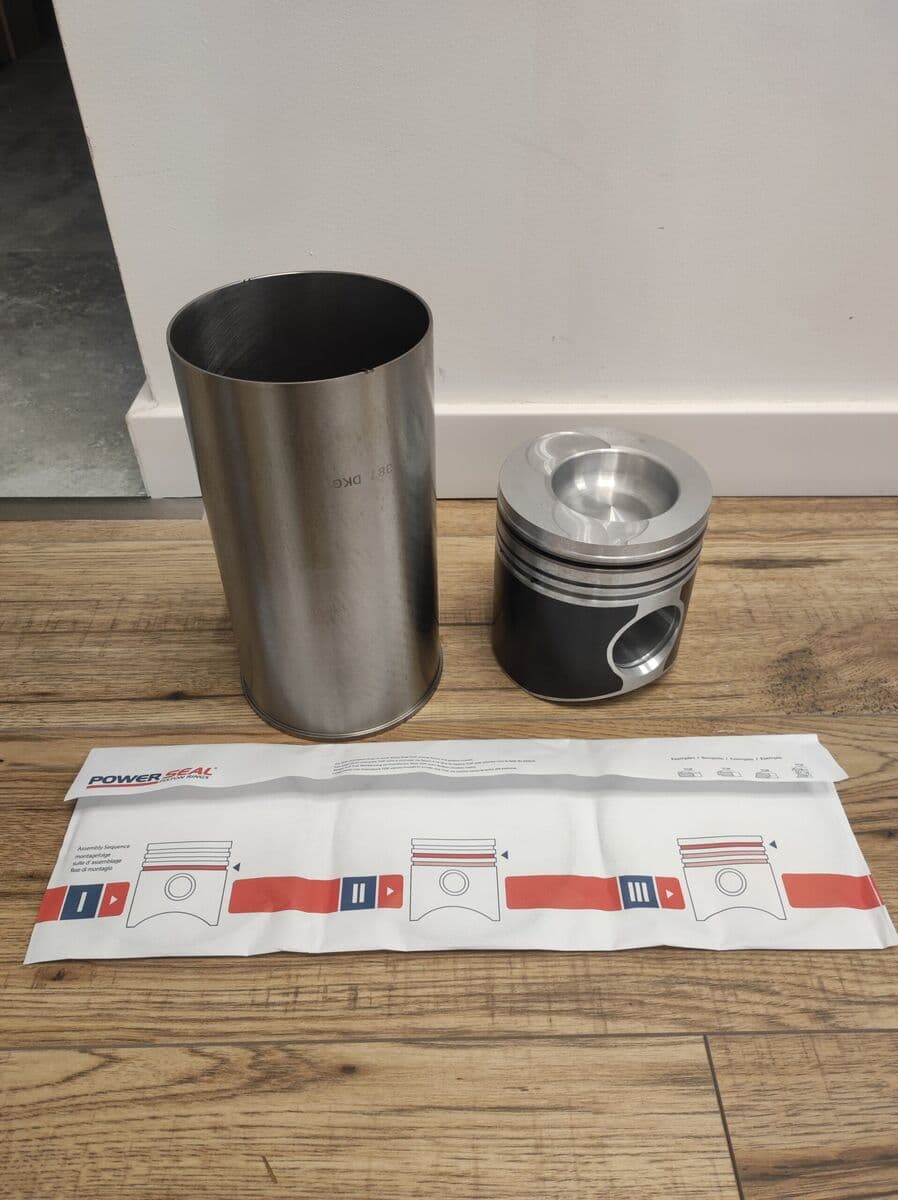 XC00-252, XC00-270KS, XC00-300PS Tłok, tuleja cylindra, pierścienie tłokowe silnik Weichai WD615G.220