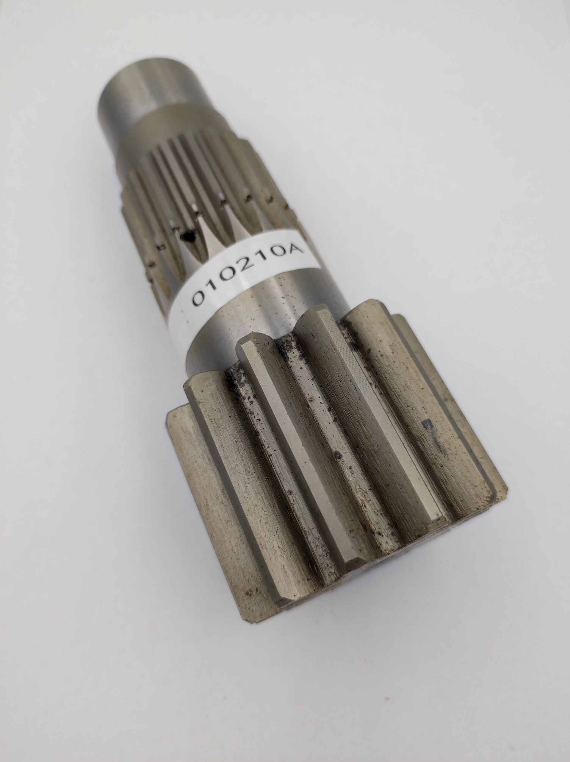 010210A / 1903124703 Wałek silnika obrotu Takeuchi TB016