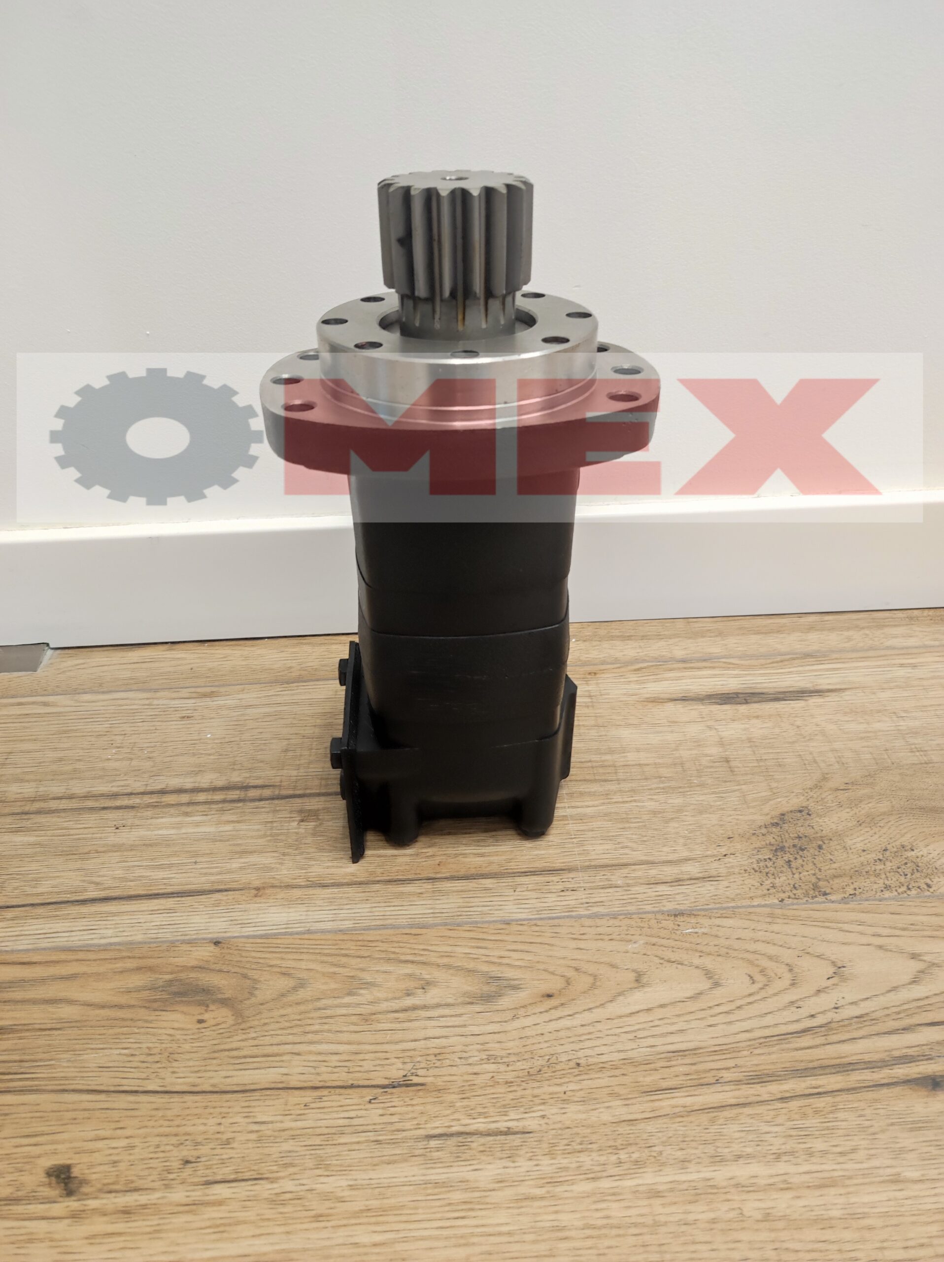 6659533/ 6669539 Поворотний двигун Bobcat 320, 322