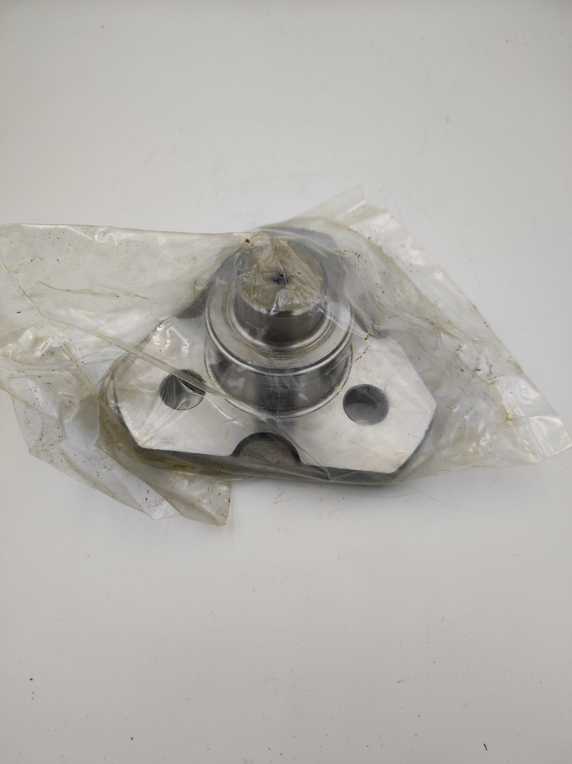 Komatsu WB93R-2 lower king pin