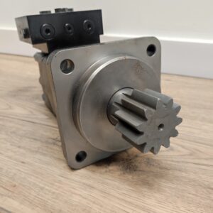 172451-7331 Silnik hydrauliczny obrotu kabiny Yanmar SV15