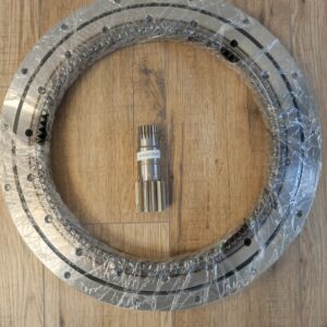 2168922/1397340/010220A Zestaw wieniec obrotu i wałek obrotu CAT 301.8